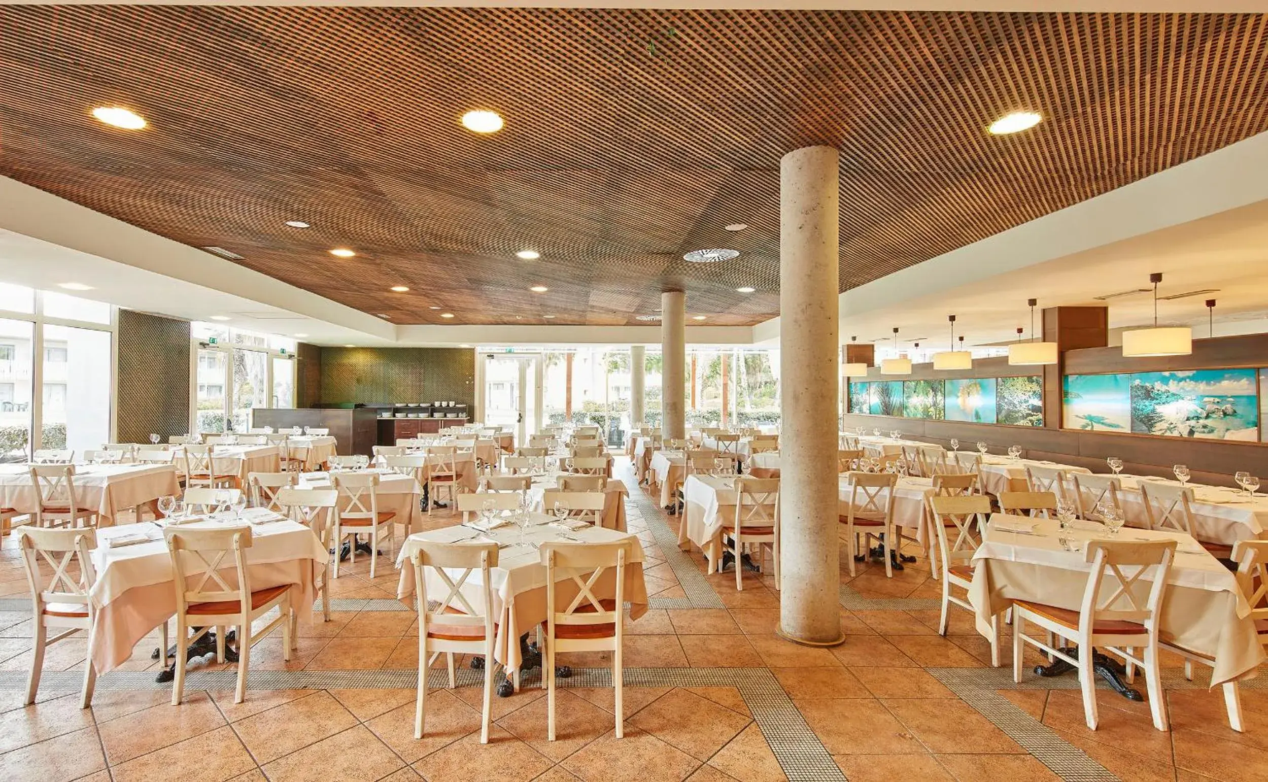 Restaurant/Places to Eat in Portaventura Hotel Caribe