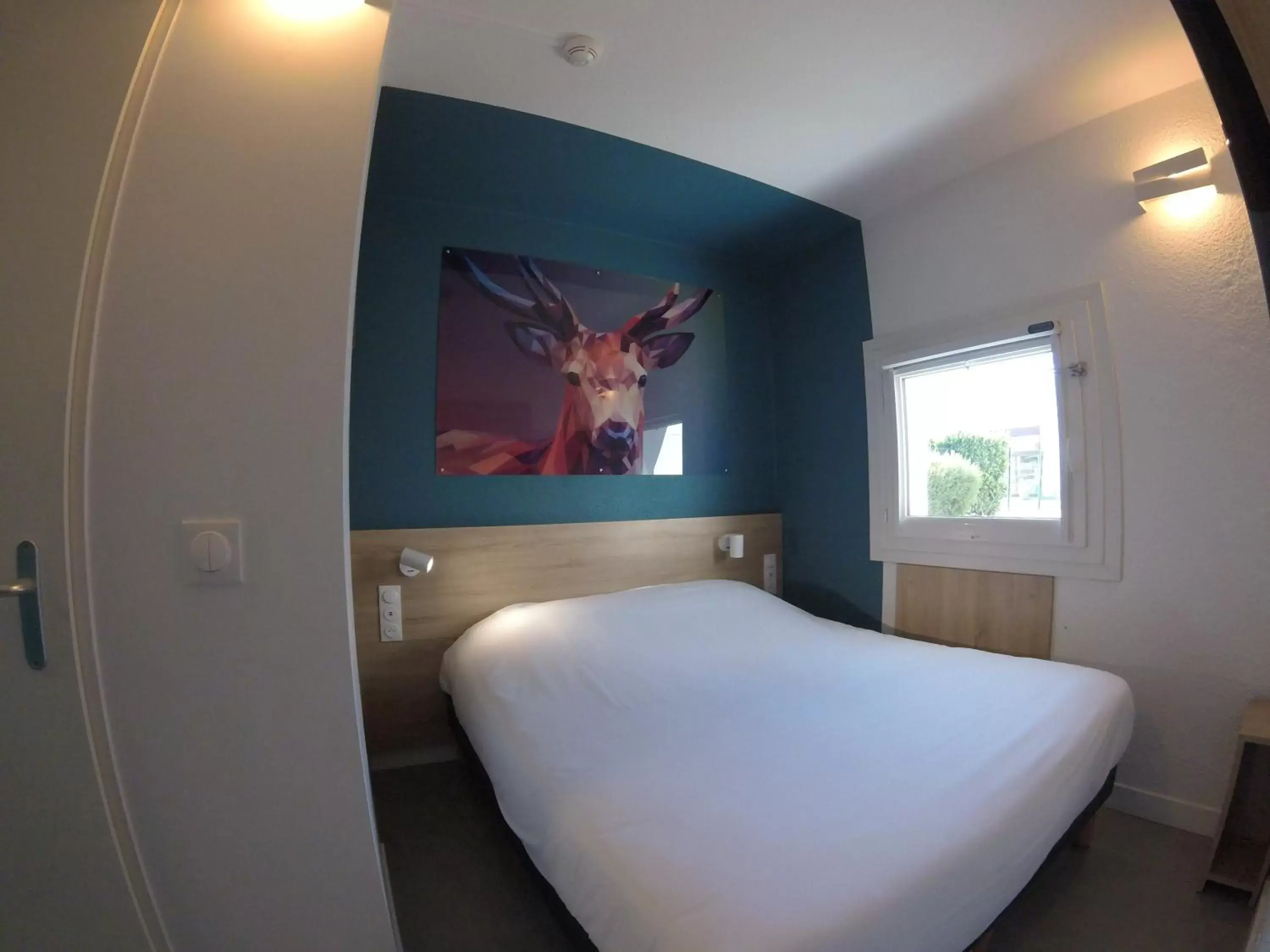 Photo of the whole room, Bed in Kyriad Direct Dijon Sud - Chenove