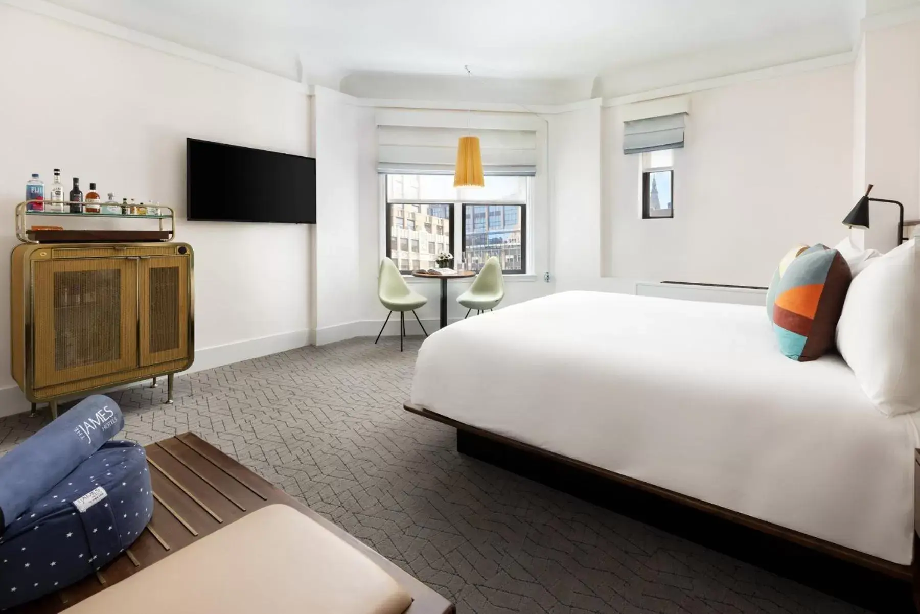 Deluxe Guest Corner King in The James New York - NoMad