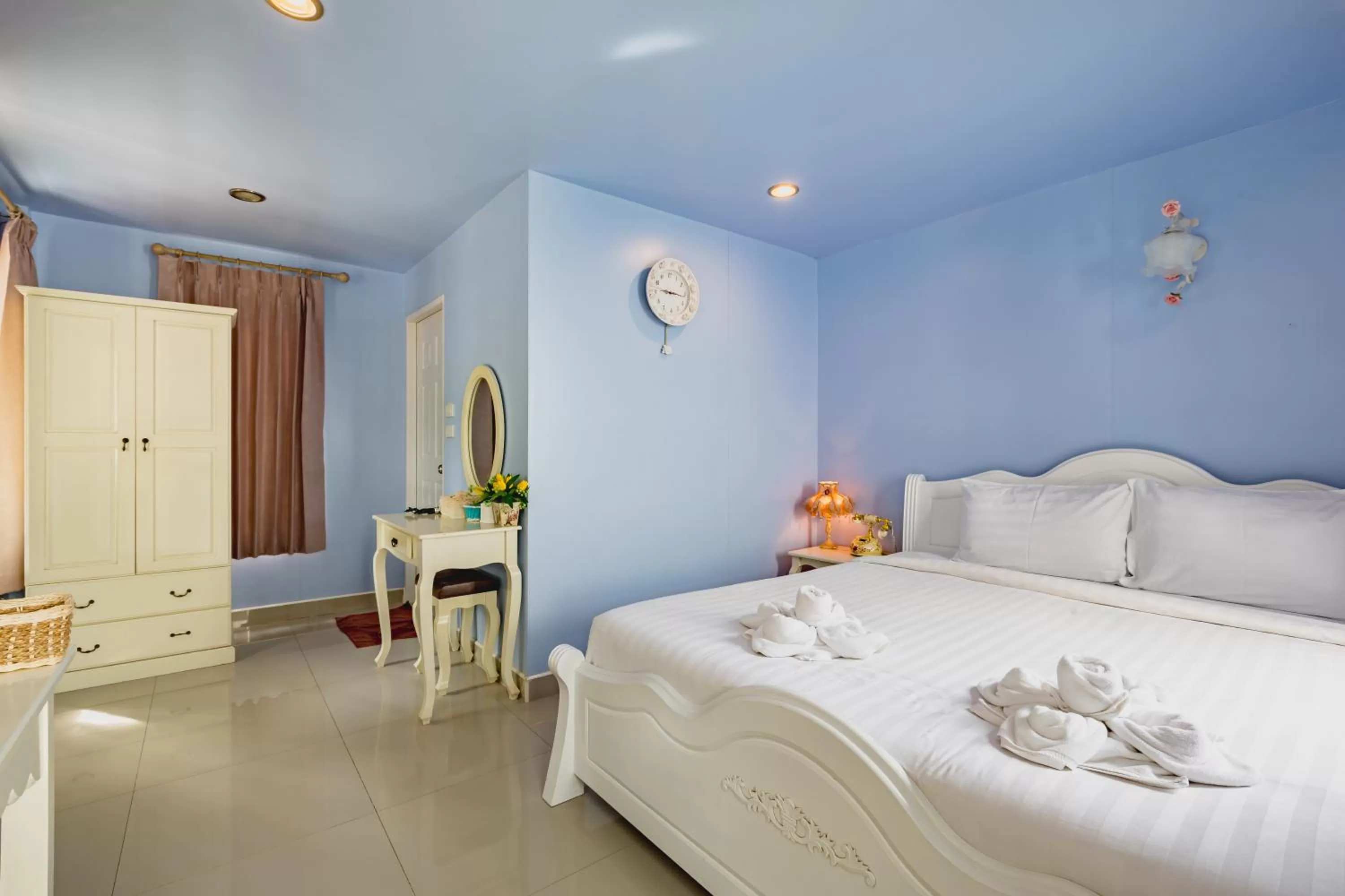 Bed in Sakarin Valley Resort