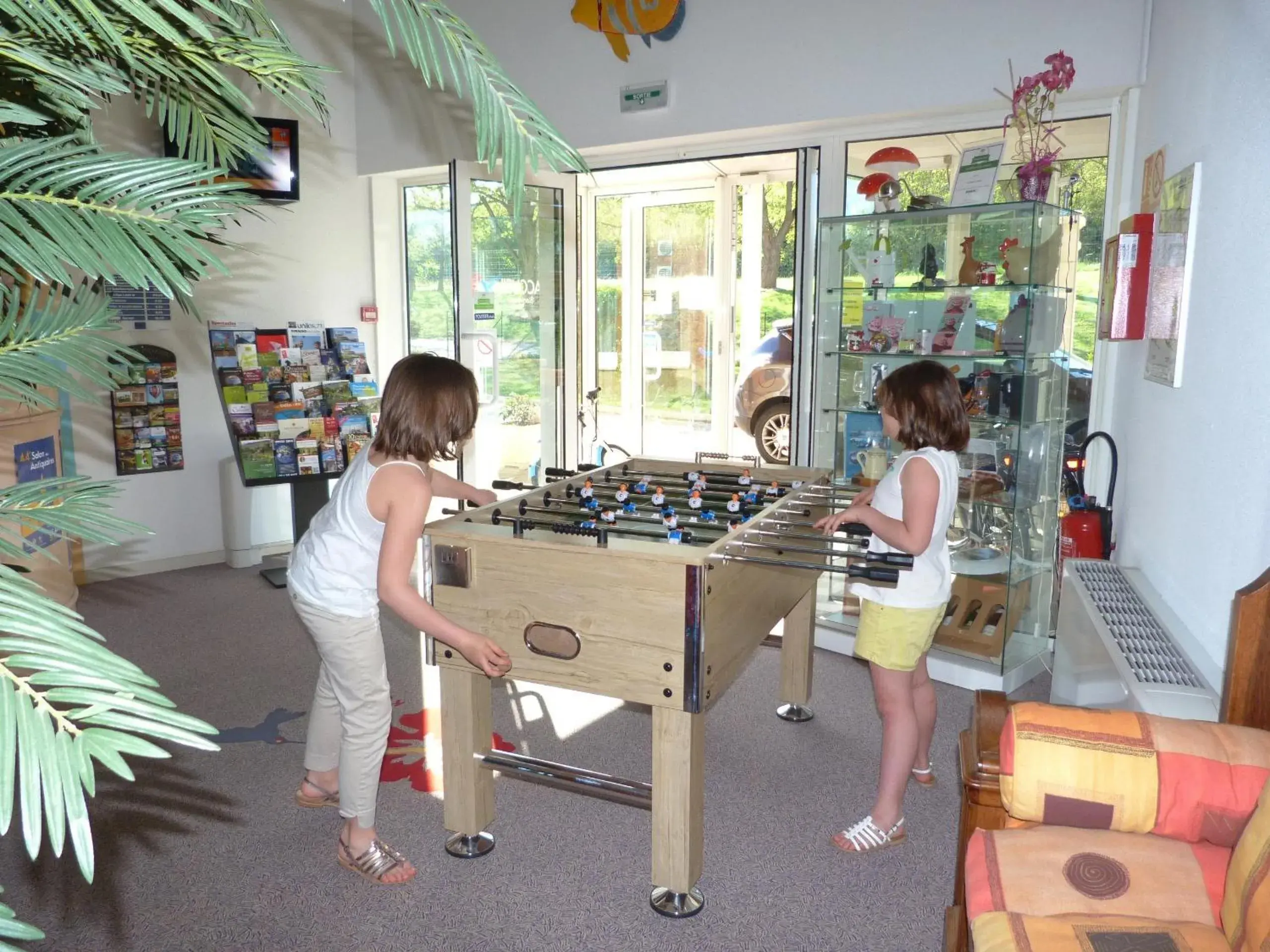 Game Room, Children in Hôtel Le Kolibri