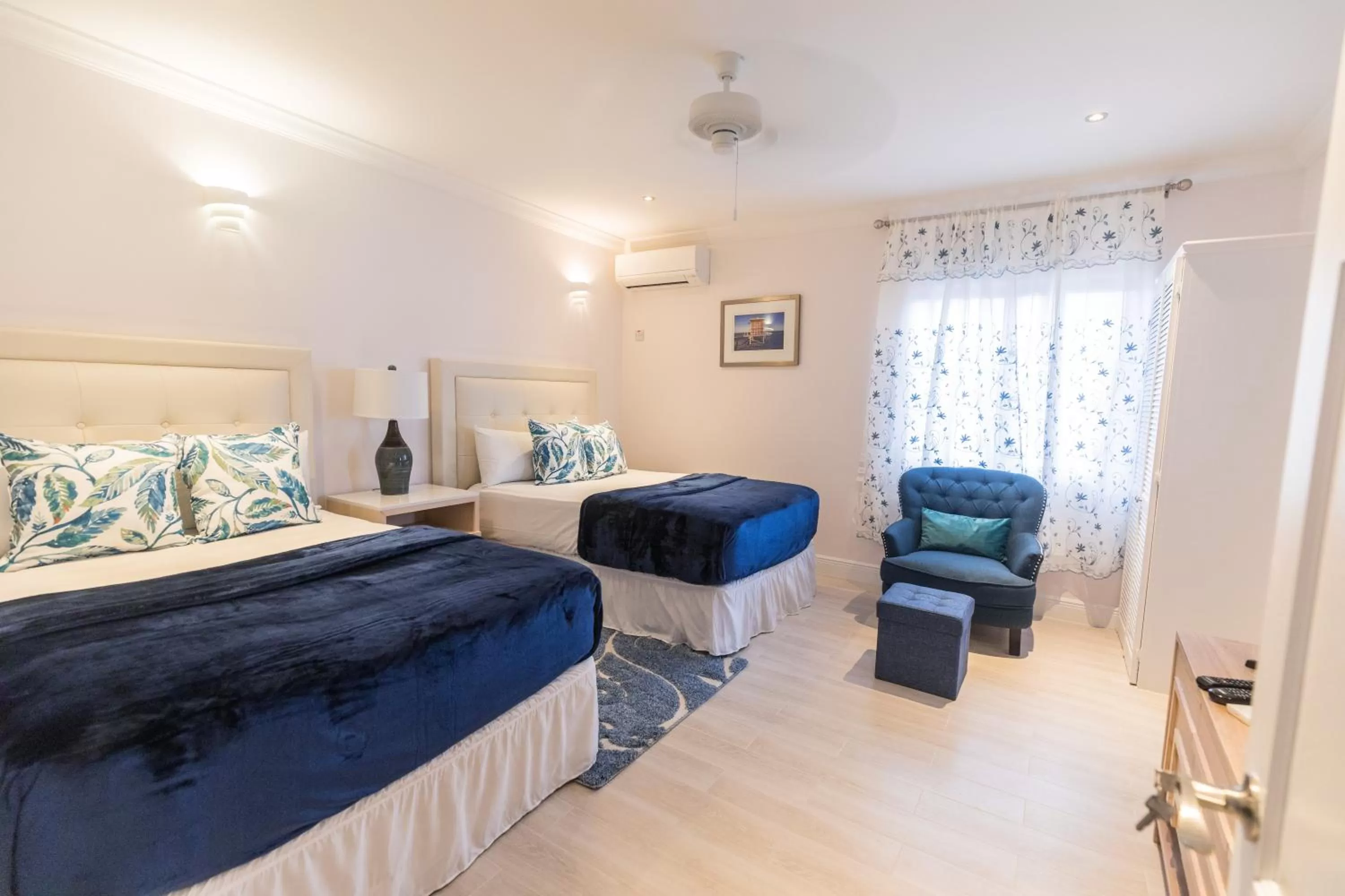 Bed in Bay Gardens Beach Resort & Spa