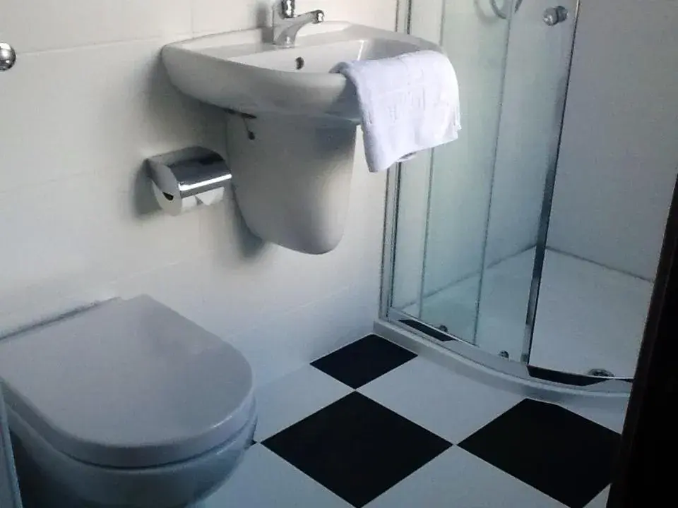 Bathroom, Coffee/Tea Facilities in Ash Farm Country House