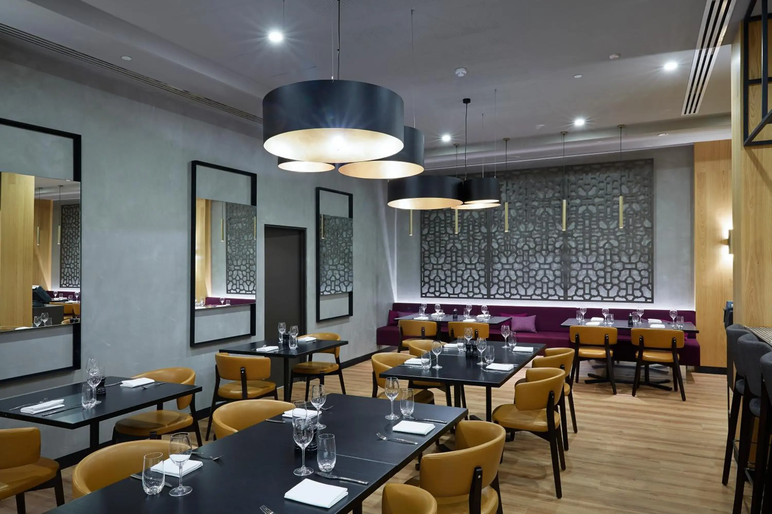 Restaurant/places to eat in Mercure Perth