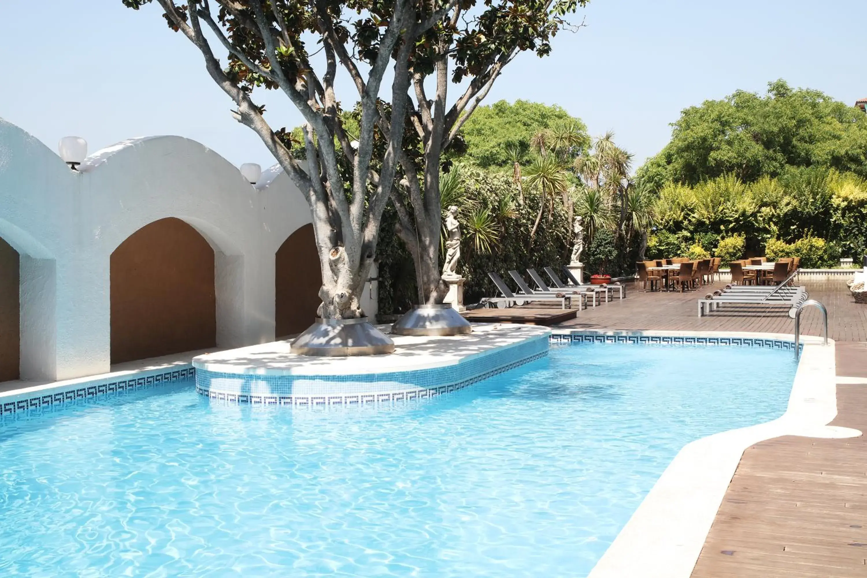 Lounge or bar, Swimming Pool in Augusta Club & Spa - Adults Only