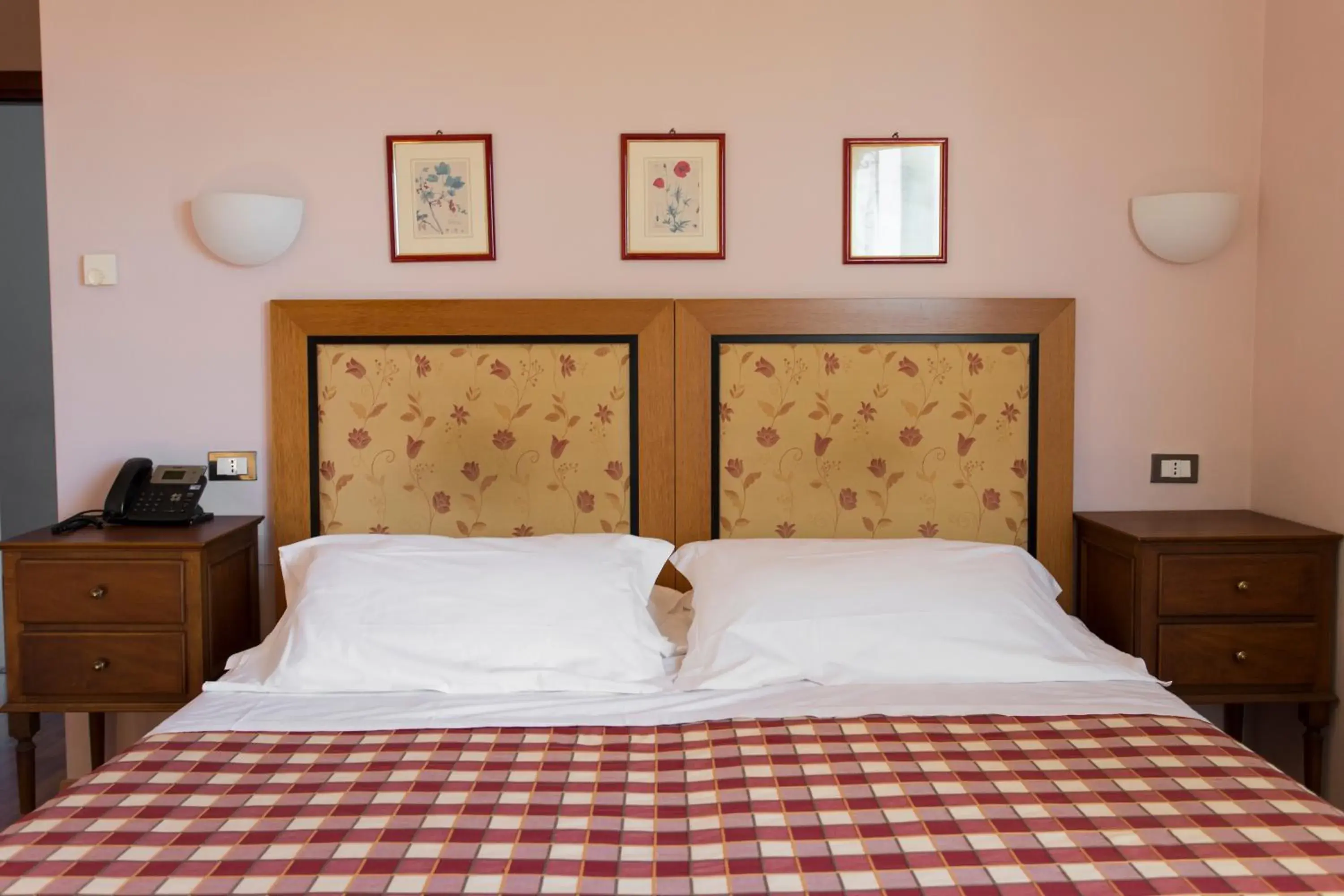 Photo of the whole room, Bed in Hotel Il Giardino