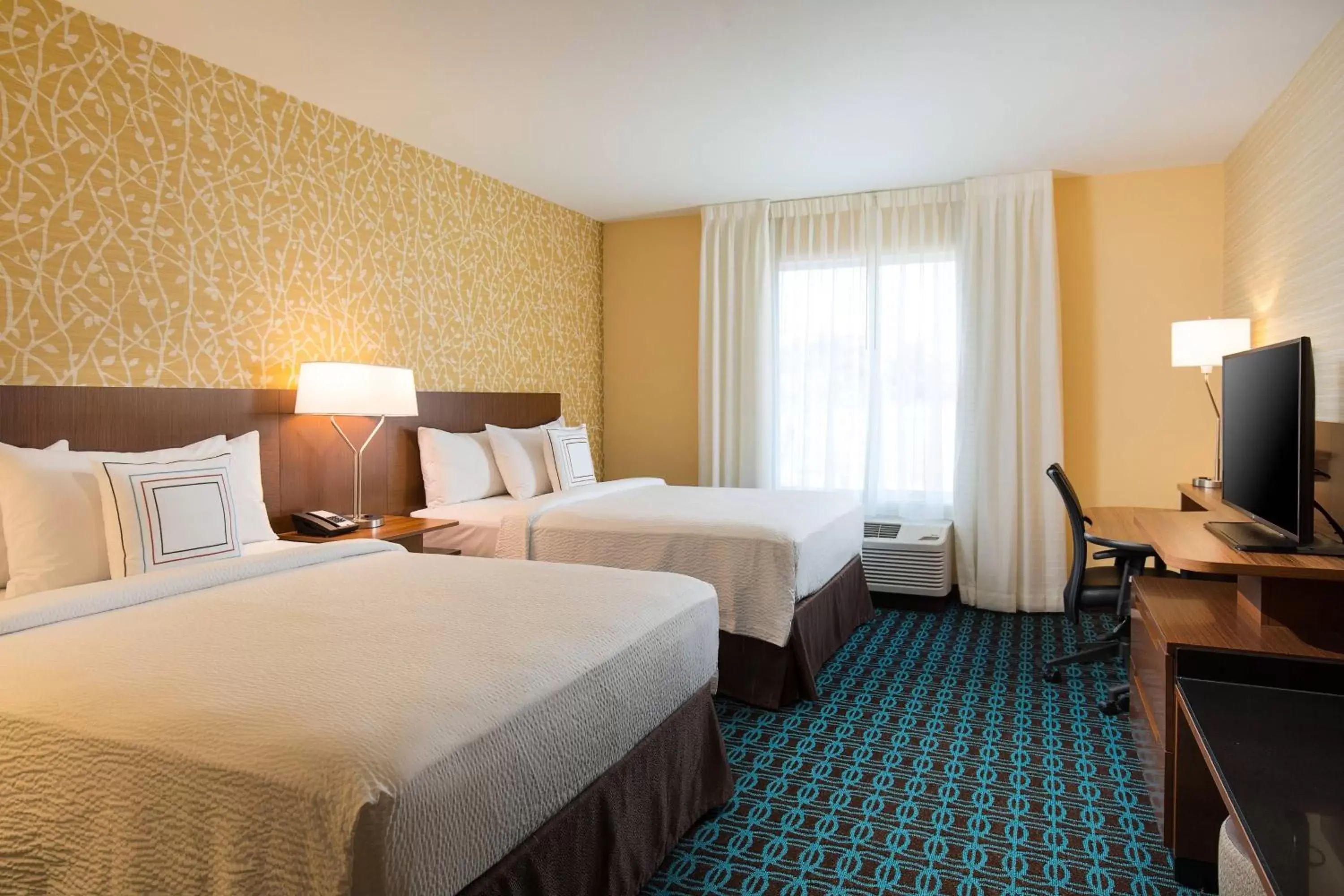 Photo of the whole room, Bed in Fairfield Inn & Suites by Marriott Sacramento Folsom