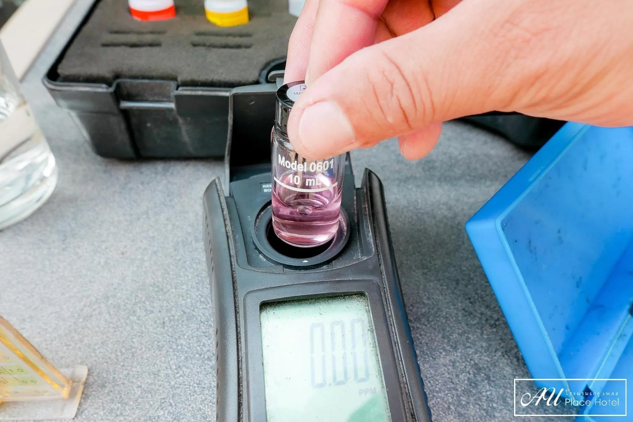 Swimming pool in AU Place Hotel