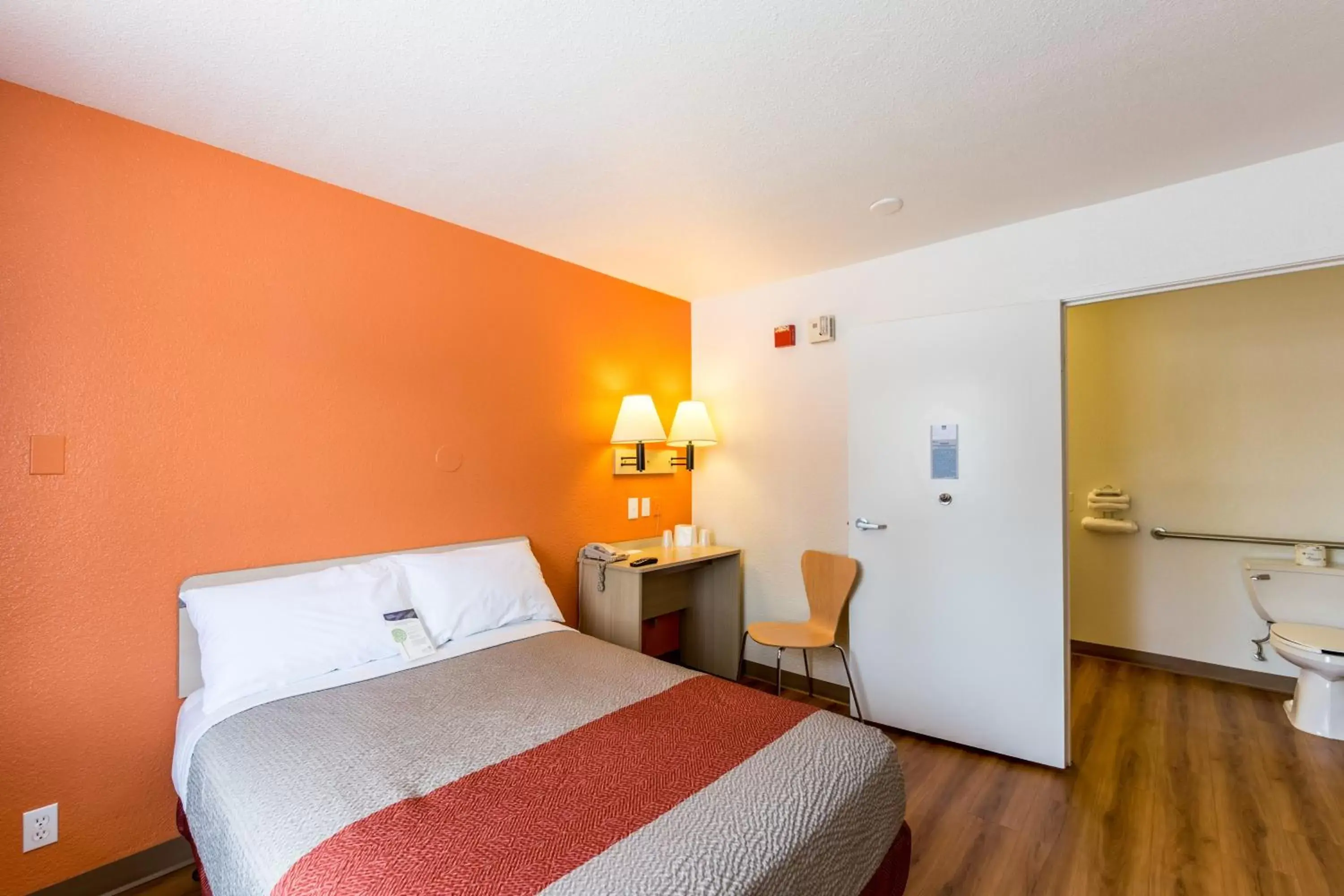 Bedroom, Bed in Motel 6-Klamath Falls, OR Bedroom, Bed in Motel 6-Klamath Falls, OR