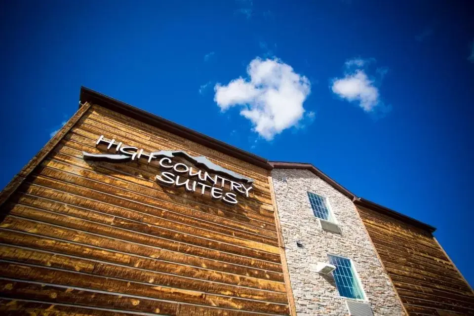 Facade/entrance in High Country Suites Facade/entrance in High Country Suites