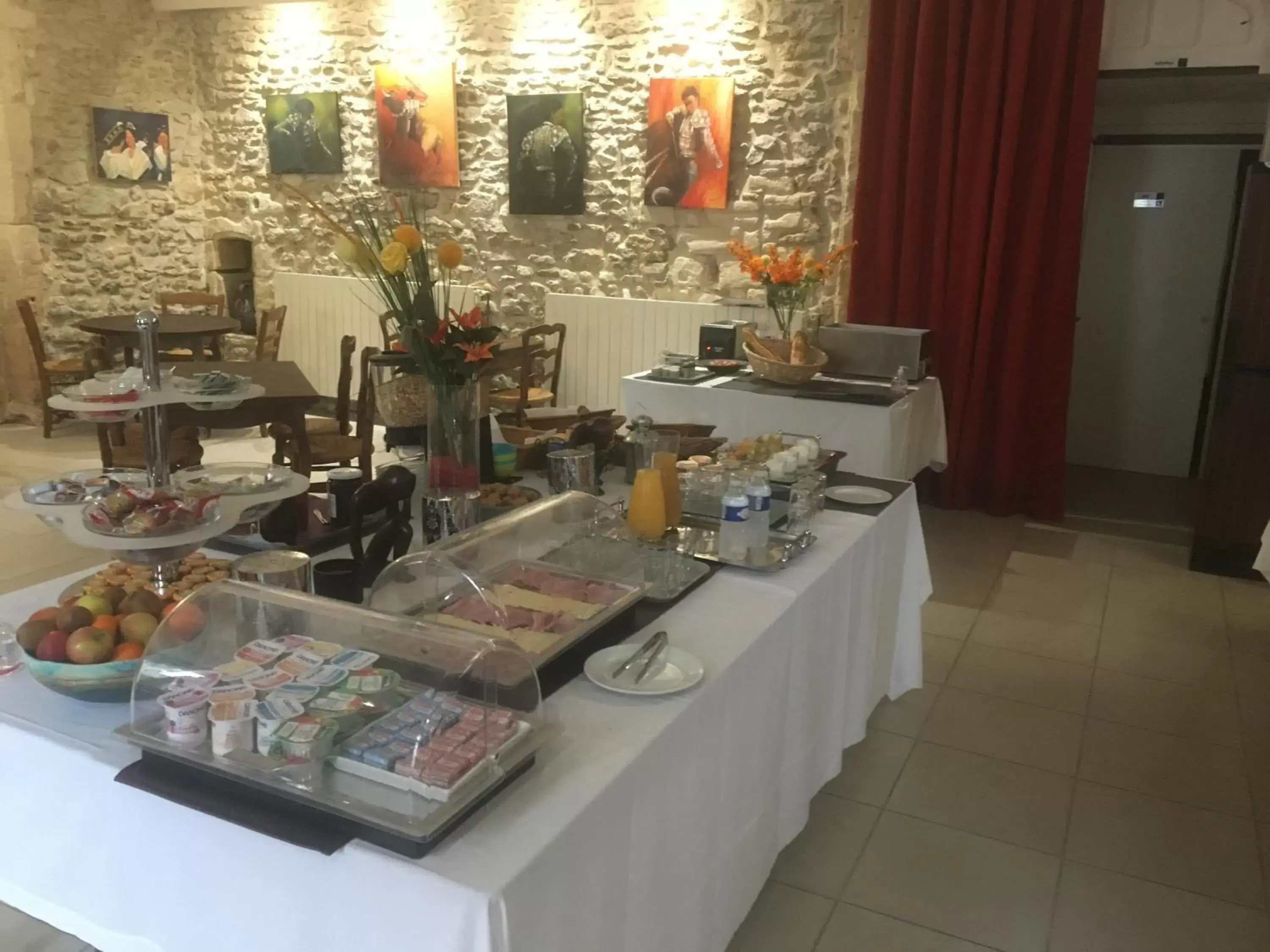 Buffet breakfast in Hostellerie De La Source