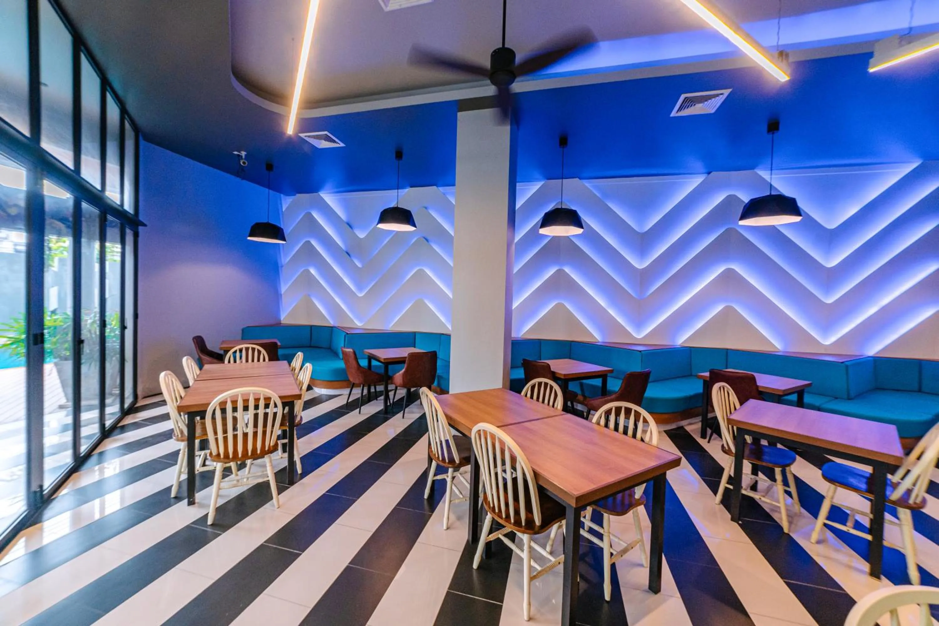 Restaurant/places to eat in Ratana Hotel Sakdidet, PHUKET TOWN