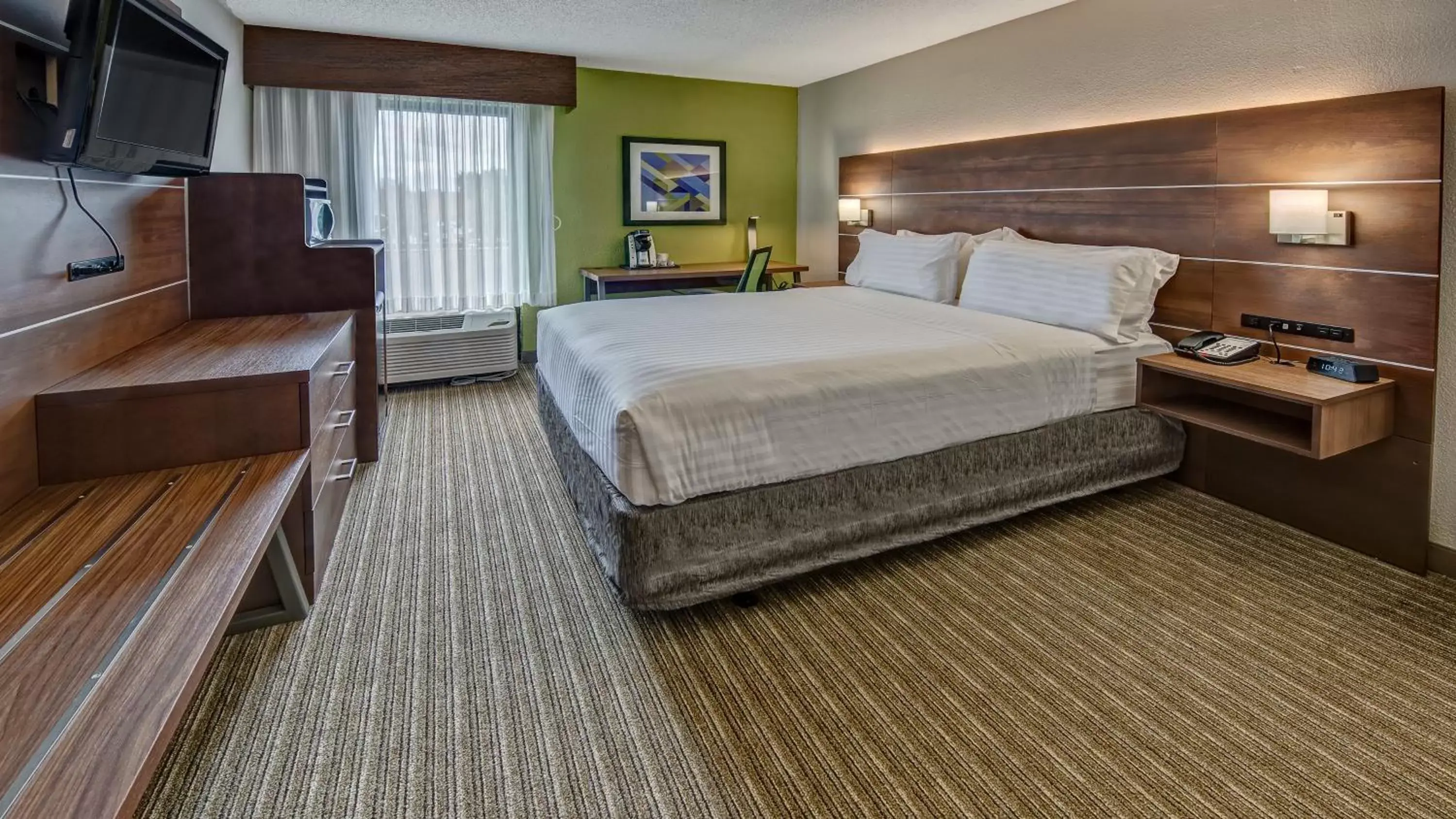 Photo of the whole room, Bed in Holiday Inn Express Memphis Medical Center - Midtown, an IHG Hotel