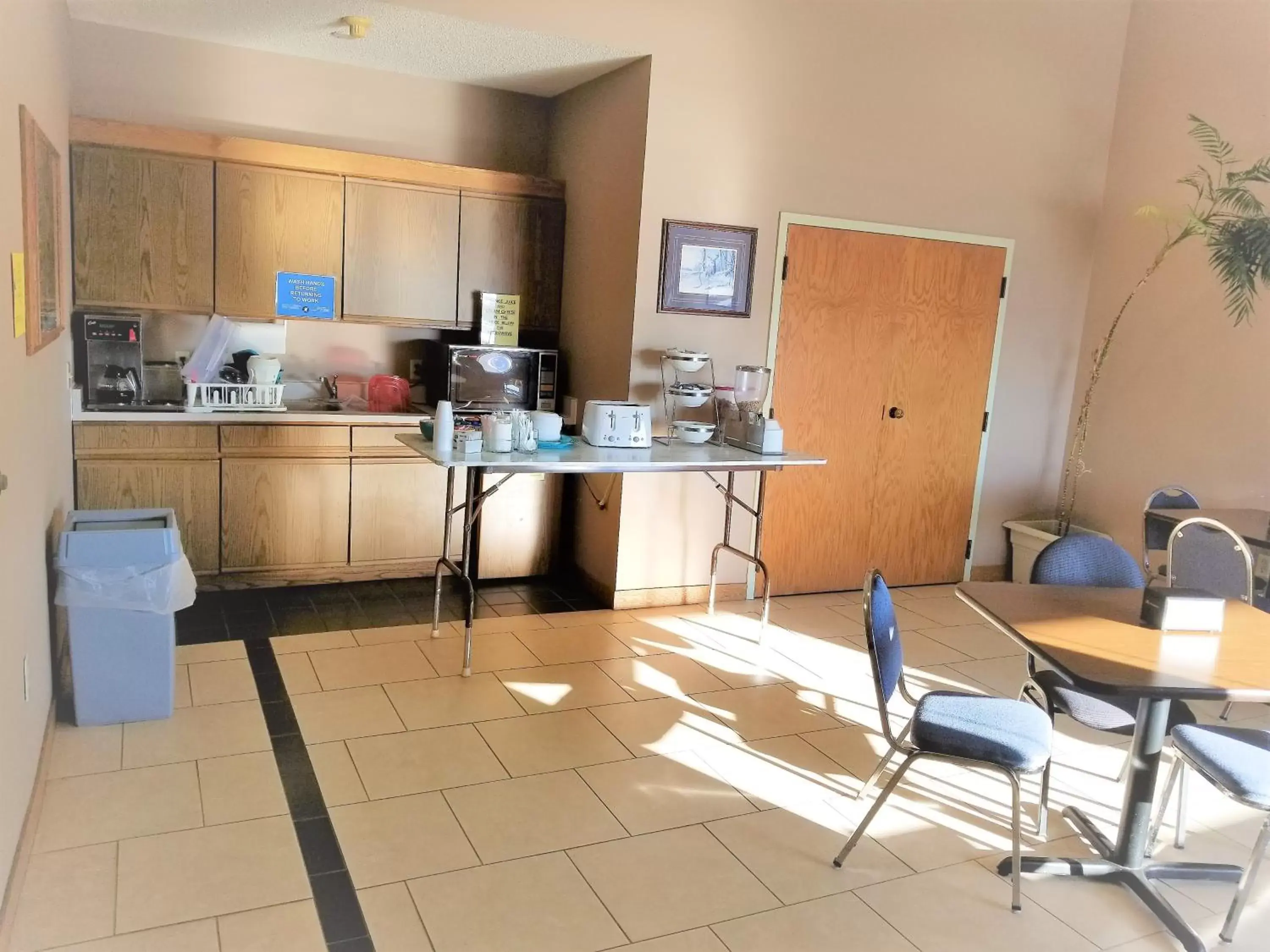 Breakfast in Abby Inn Breakfast in Abby Inn