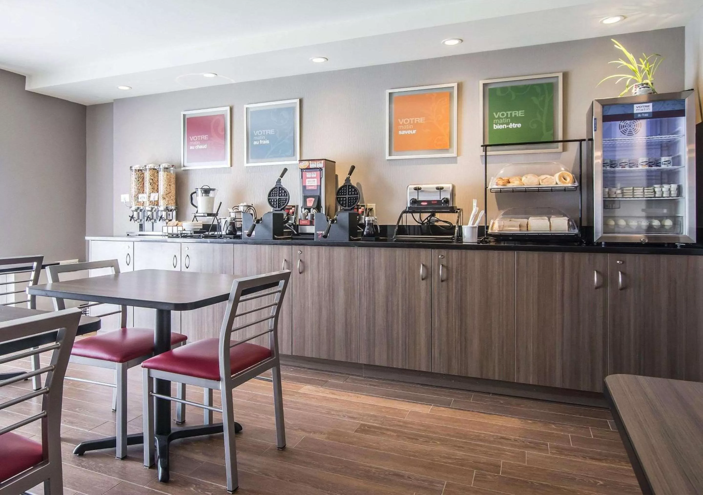 Restaurant/places to eat in Comfort Inn Sherbrooke