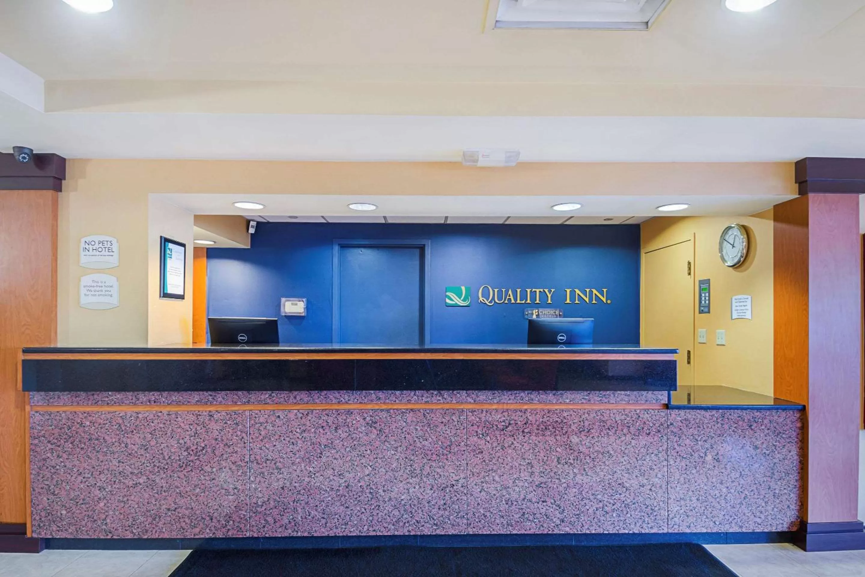 Lobby or reception in Quality Inn Boston-Revere