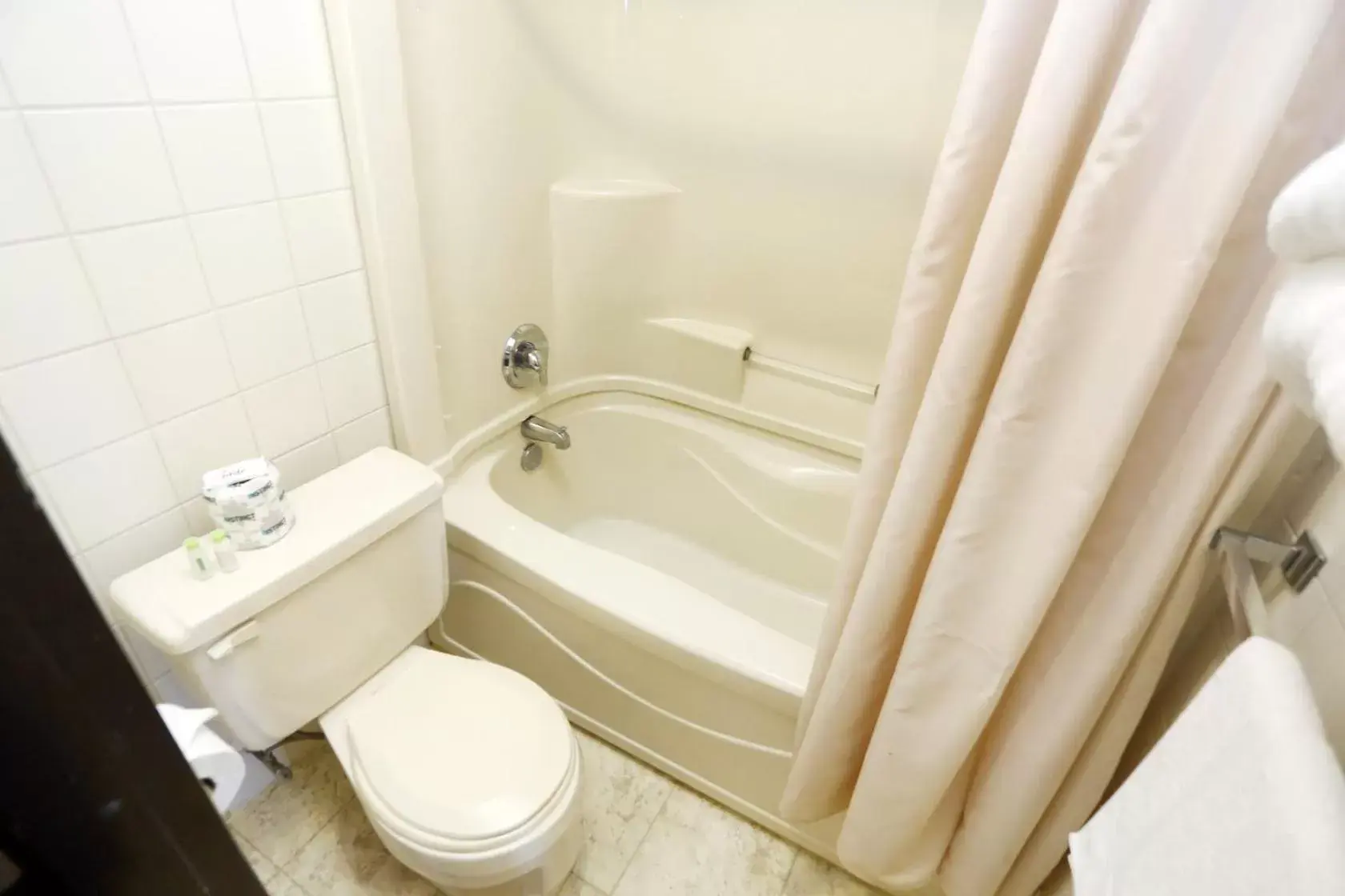Shower, Bathroom in King Hotel