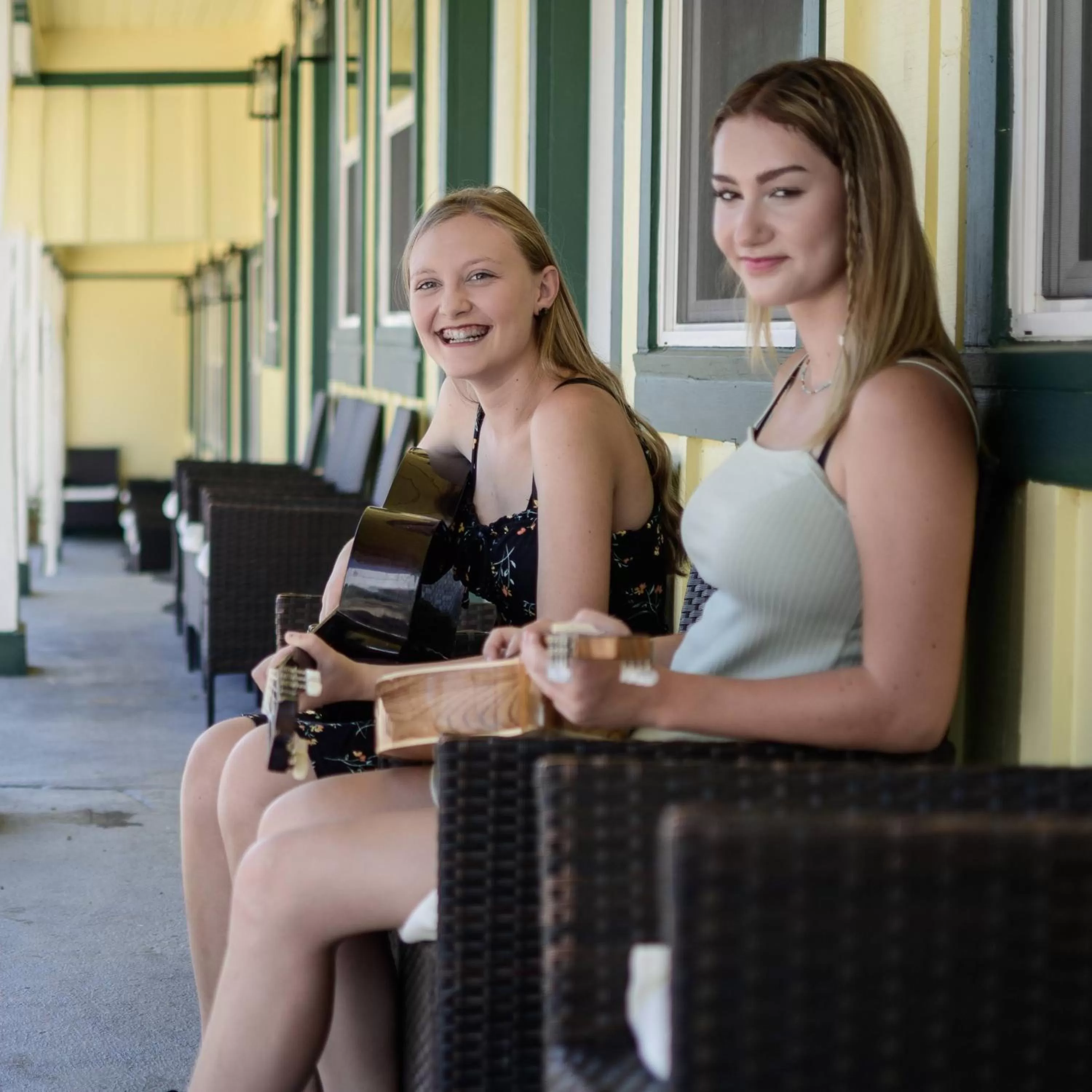 Balcony/Terrace in Genas's Sierra Inn & Restaurant