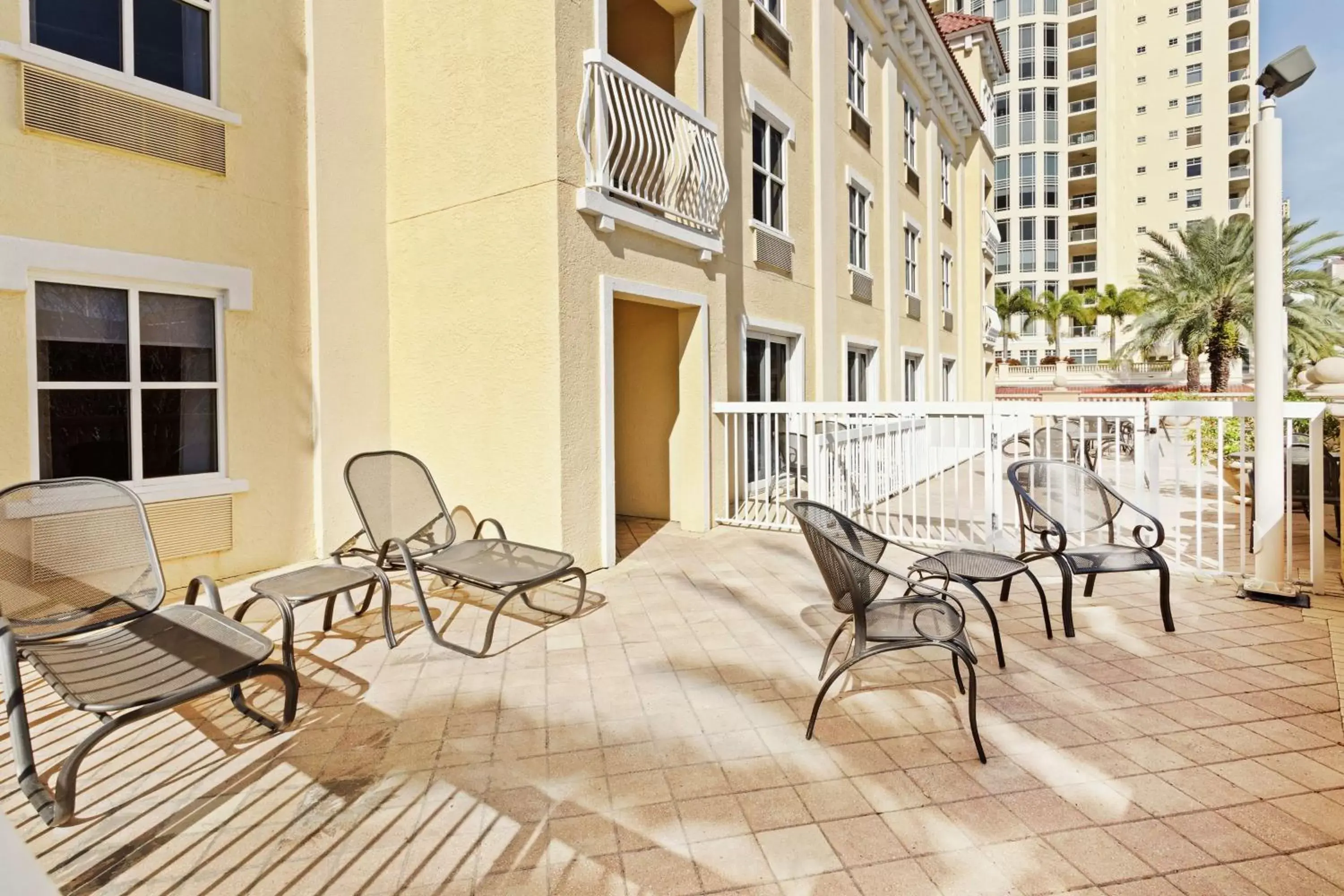 View (from property/room), Balcony/Terrace in Hampton Inn & Suites St. Petersburg/Downtown