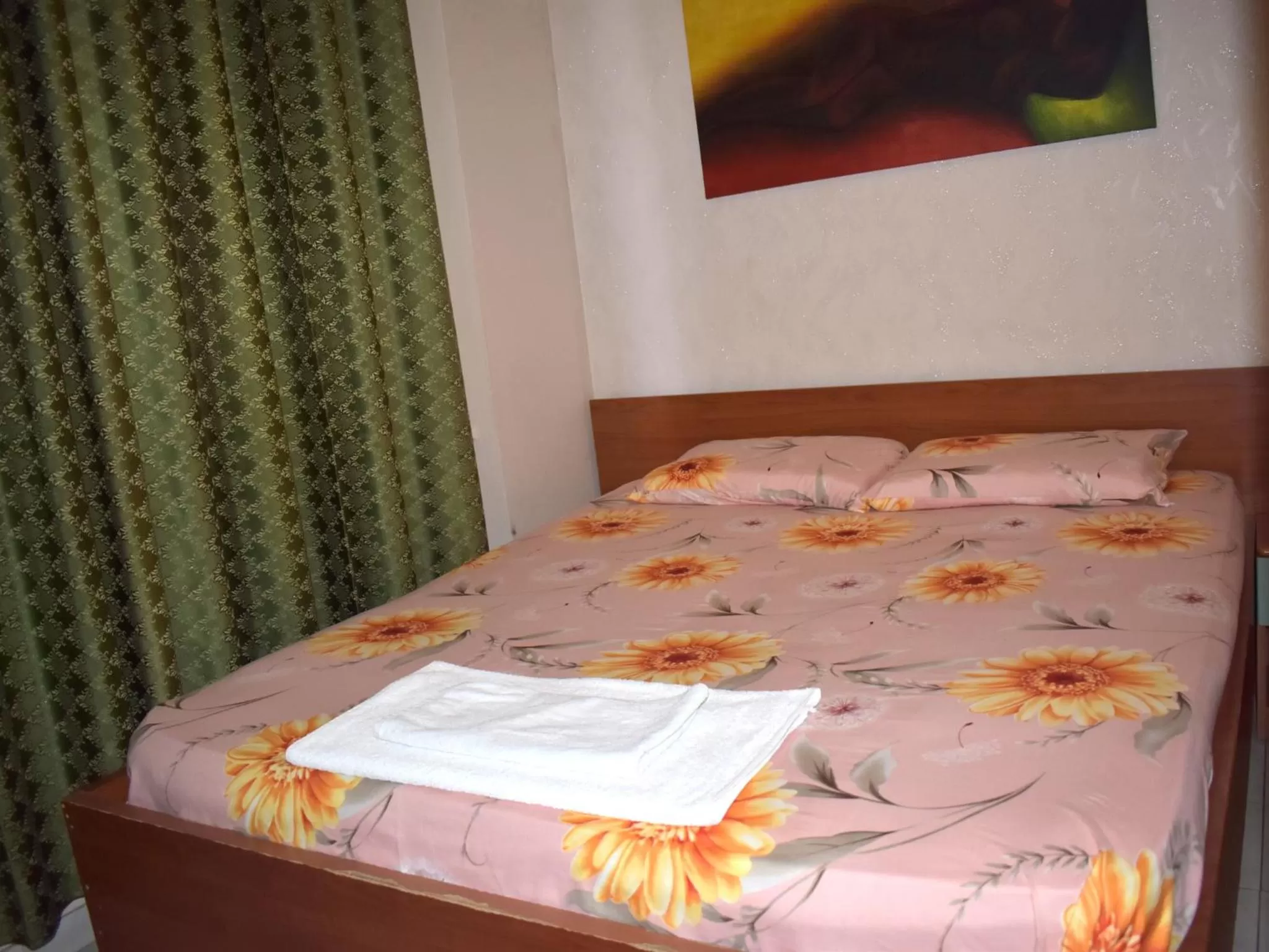 Standard Double Room with Shared Bathroom in Hotel Central