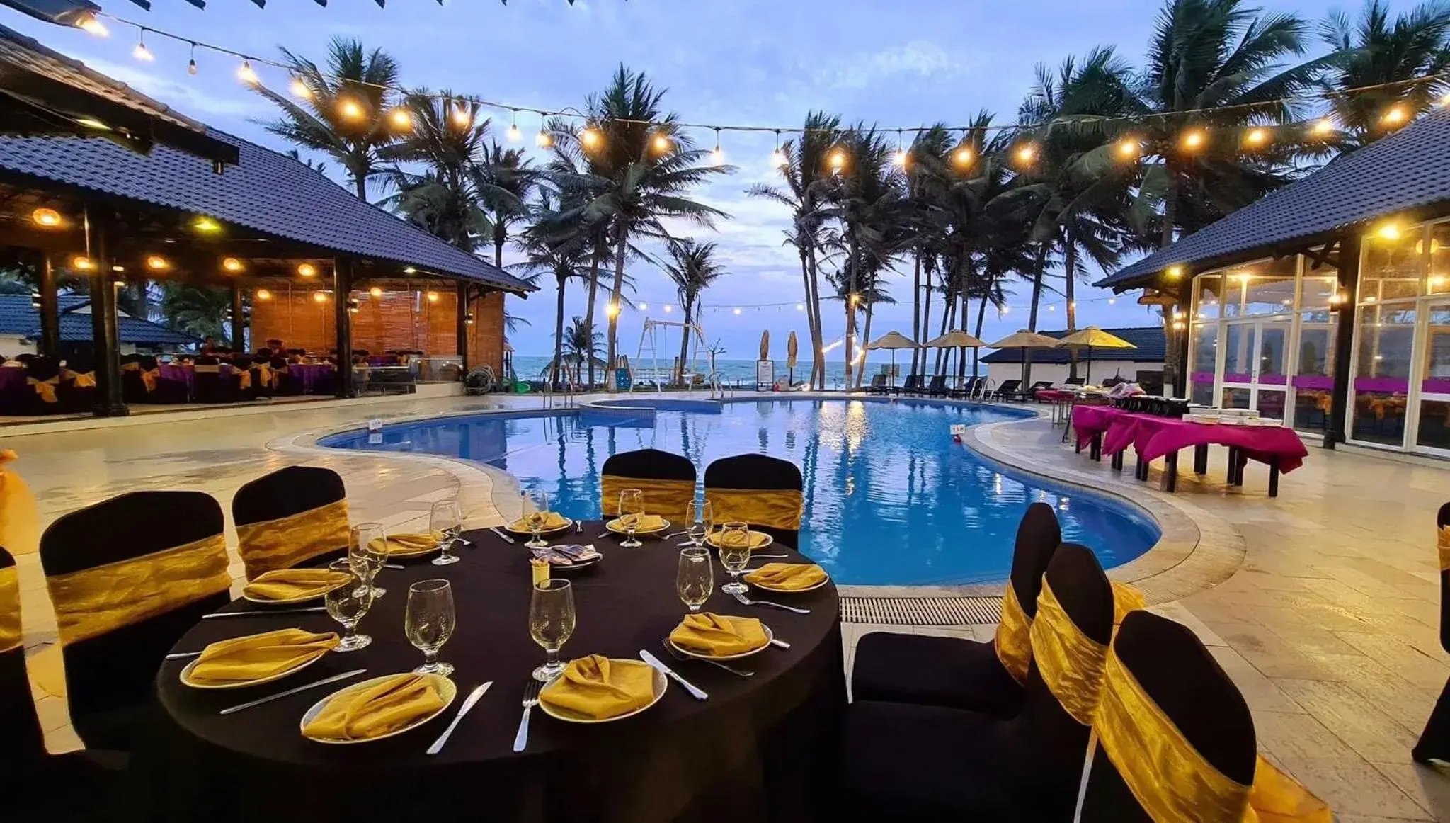 Restaurant/places to eat, Swimming Pool in TTC Resort Ke Ga Restaurant/places to eat, Swimming Pool in TTC Resort Ke Ga