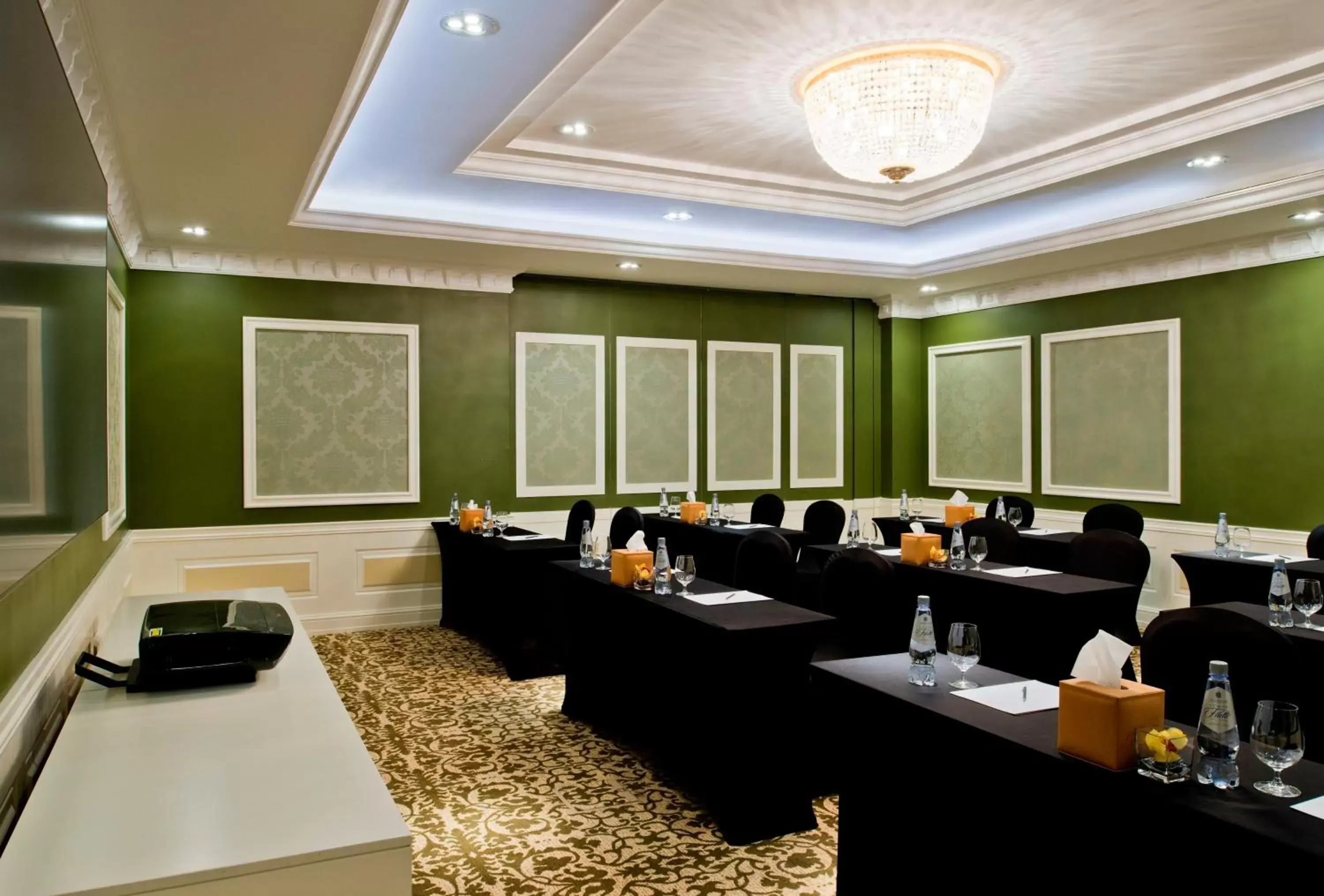 Business facilities in Warwick Doha