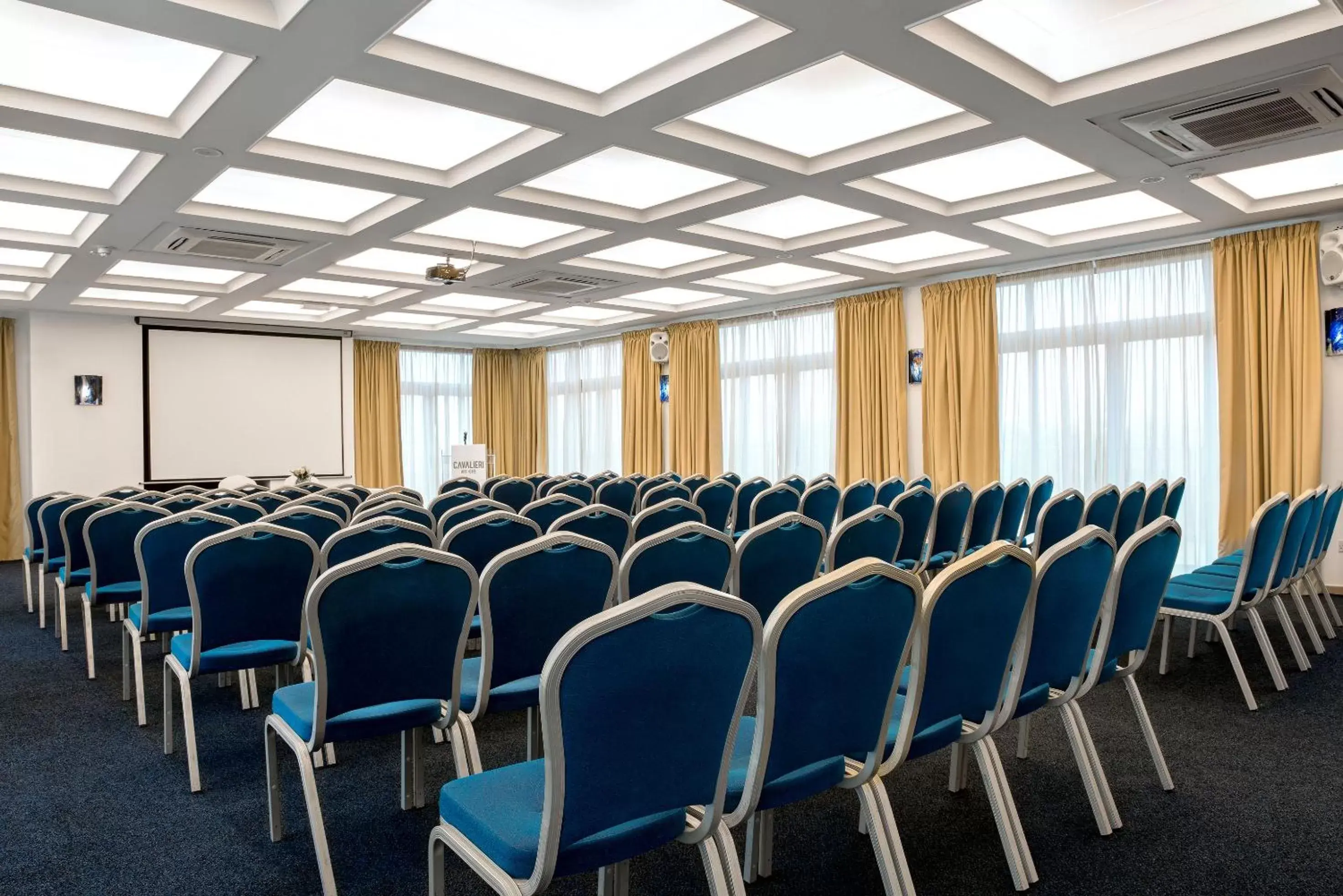 Meeting/conference room in Cavalieri Art Hotel