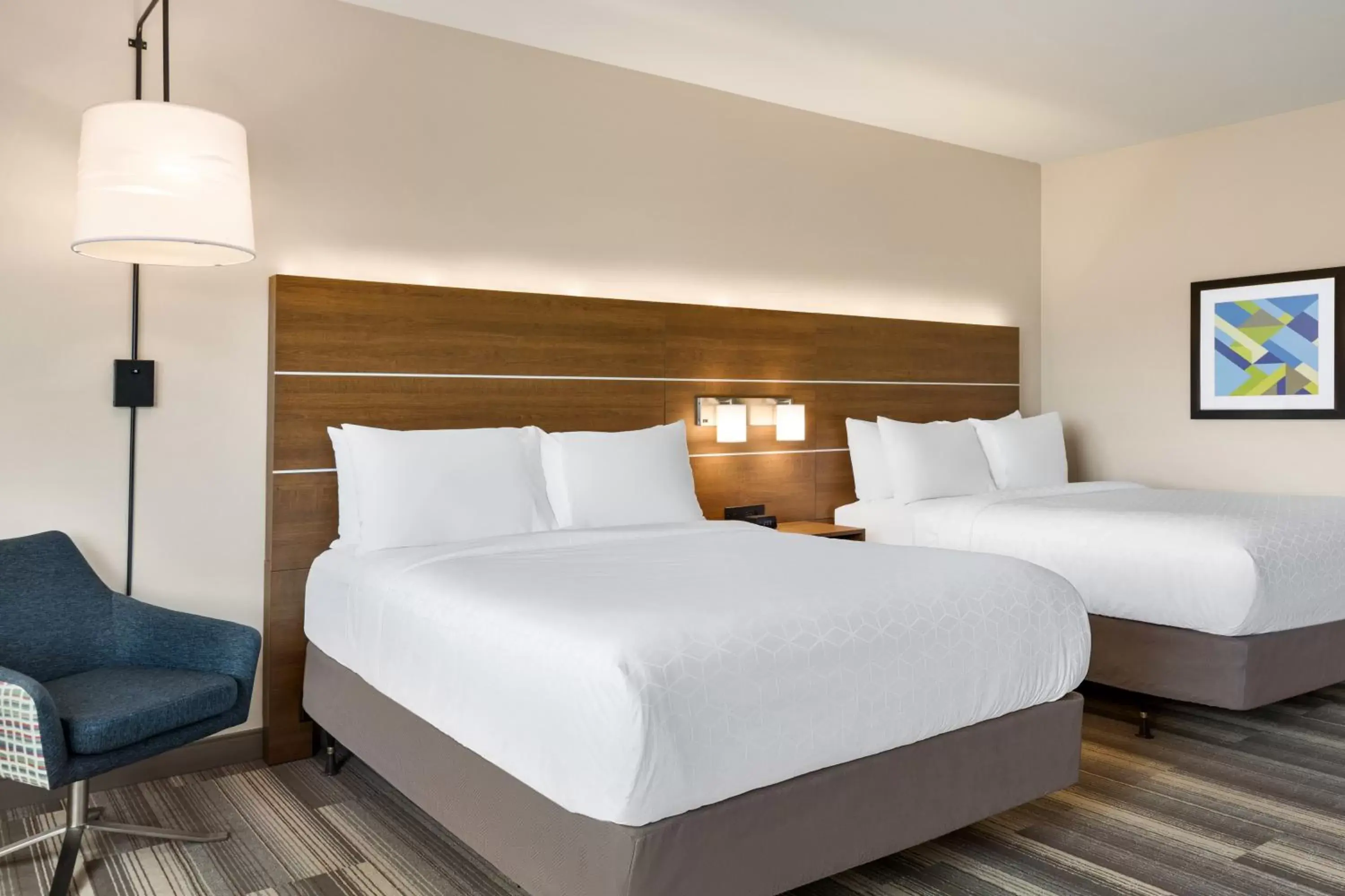 Bed in Holiday Inn Express & Suites - Ukiah, an IHG Hotel