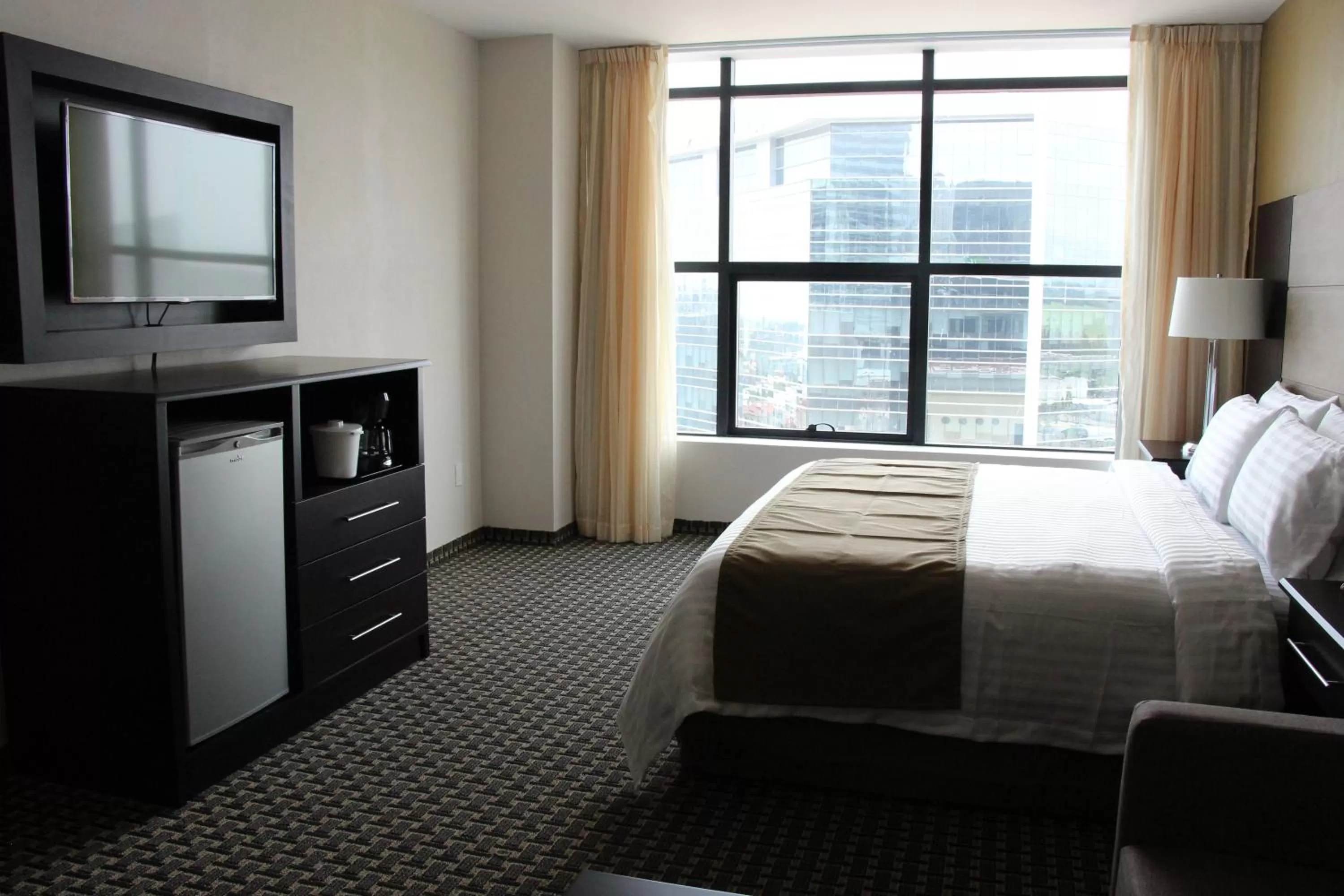 Photo of the whole room, Bed in Holiday Inn Mexico Santa Fe by IHG