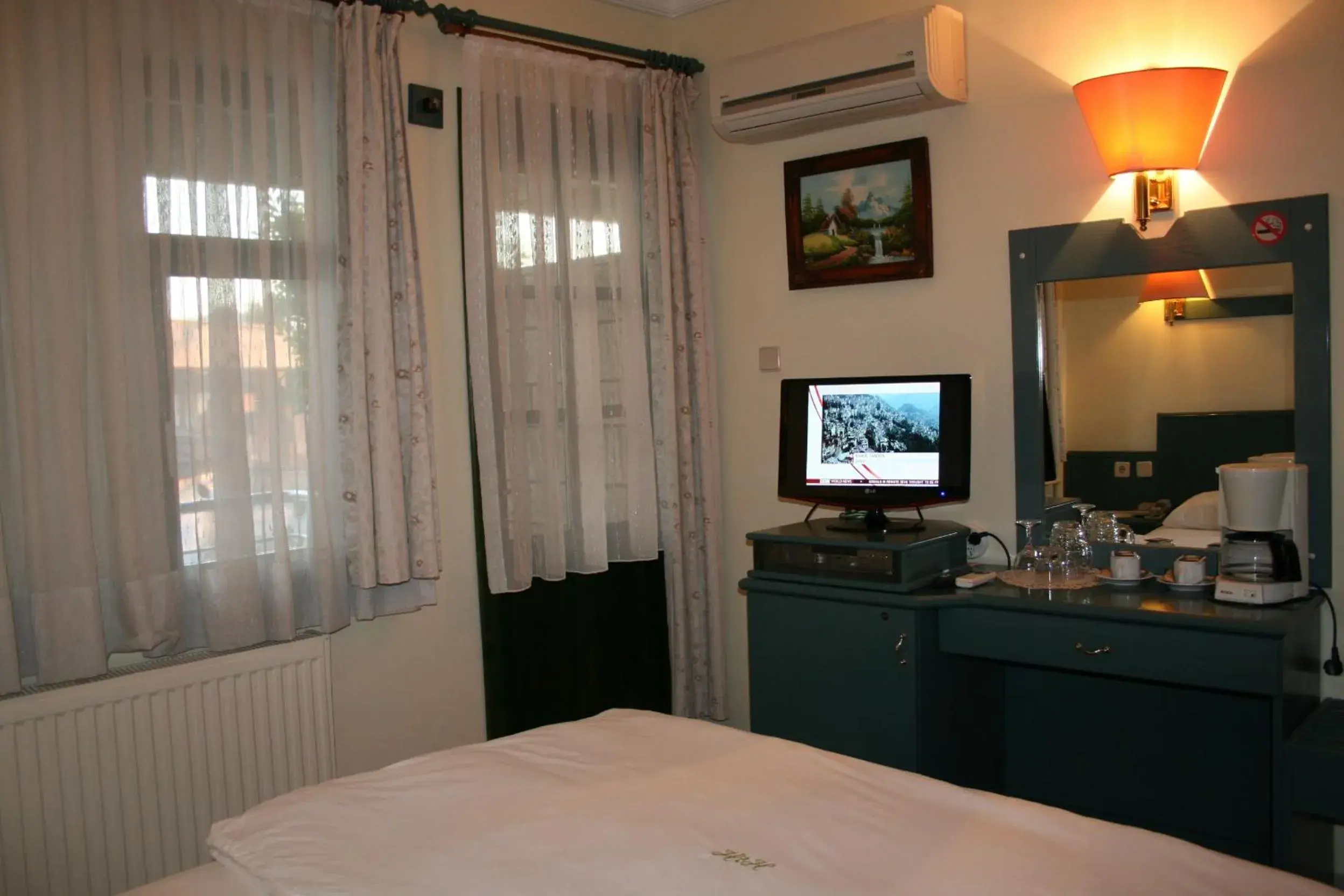 Photo of the whole room, Bed in Hotel HAL-TUR