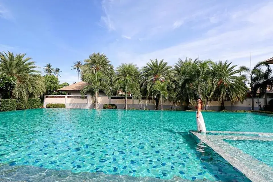 Swimming Pool in Samui Boat Lagoon