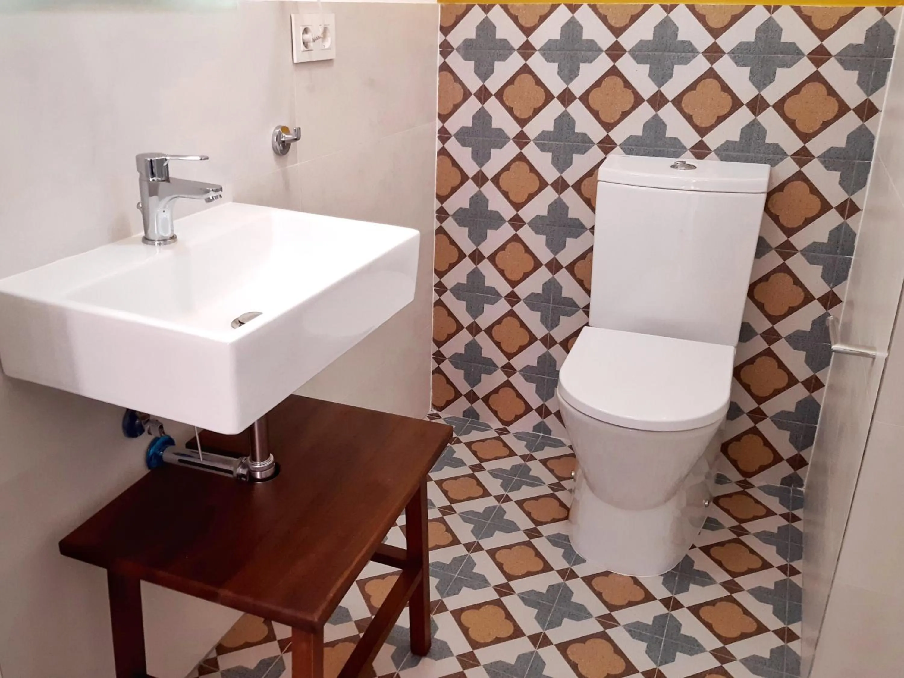 Bathroom in Hotel 19-30 Valencia