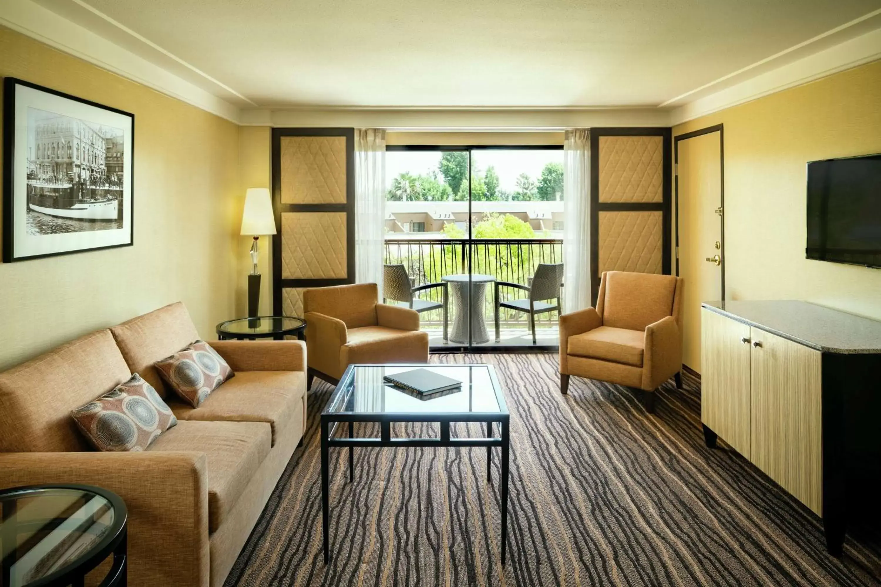 Living room, Seating Area in Hilton Stockton