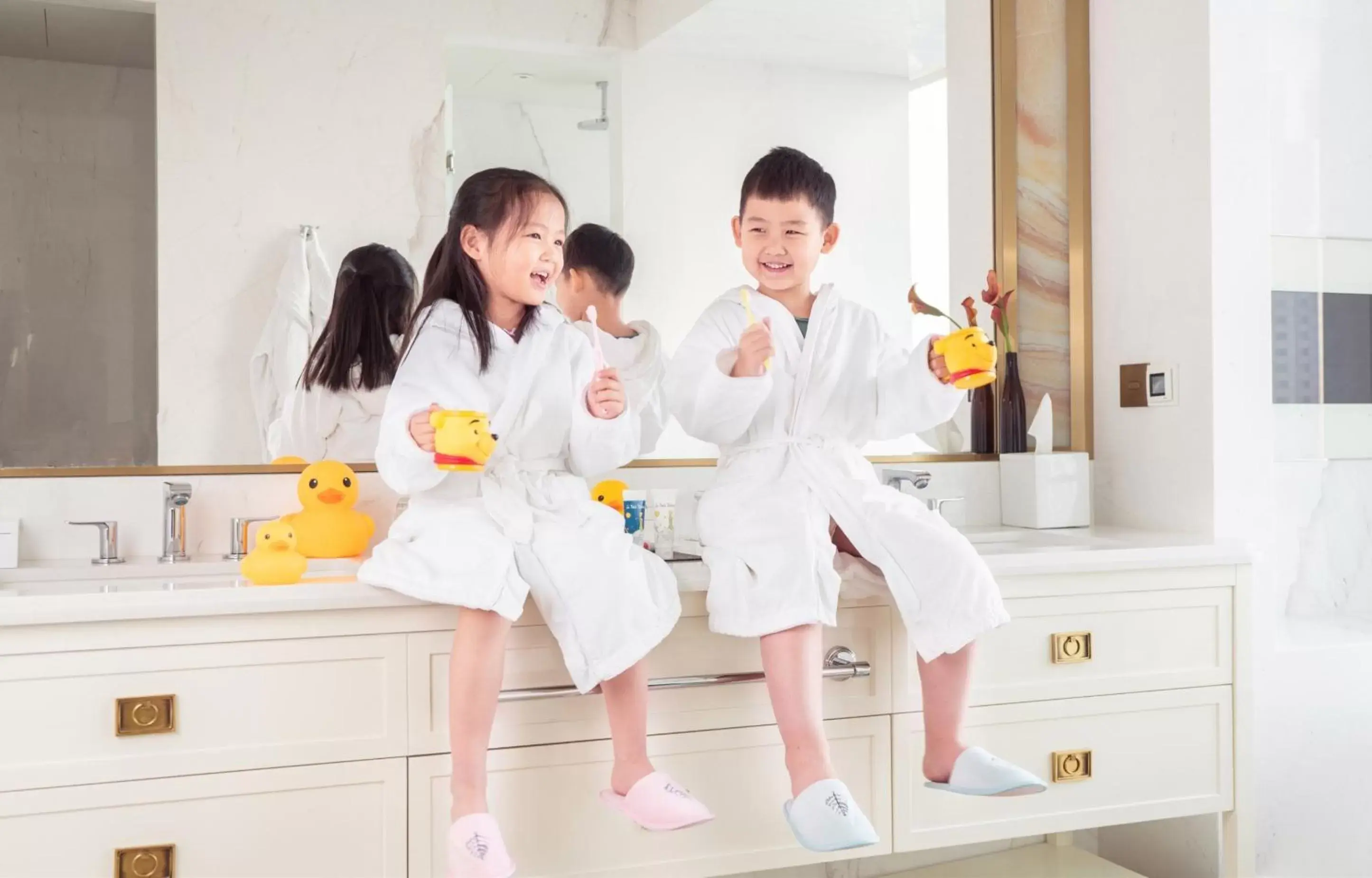 Pool view in Four Seasons Hotel Tianjin Pool view in Four Seasons Hotel Tianjin