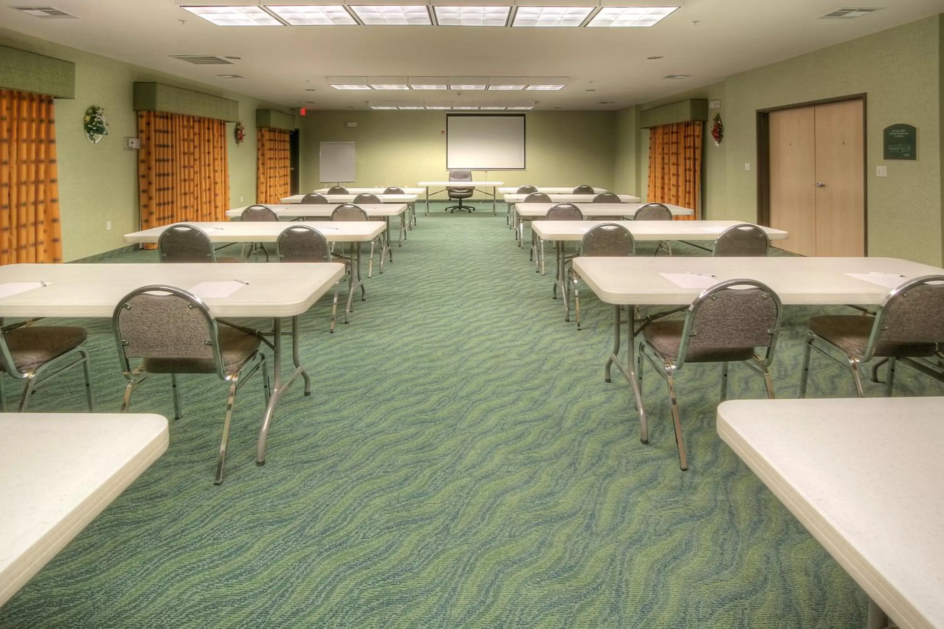Meeting/conference room in Holiday Inn Express Hotel & Suites Carlsbad, an IHG Hotel