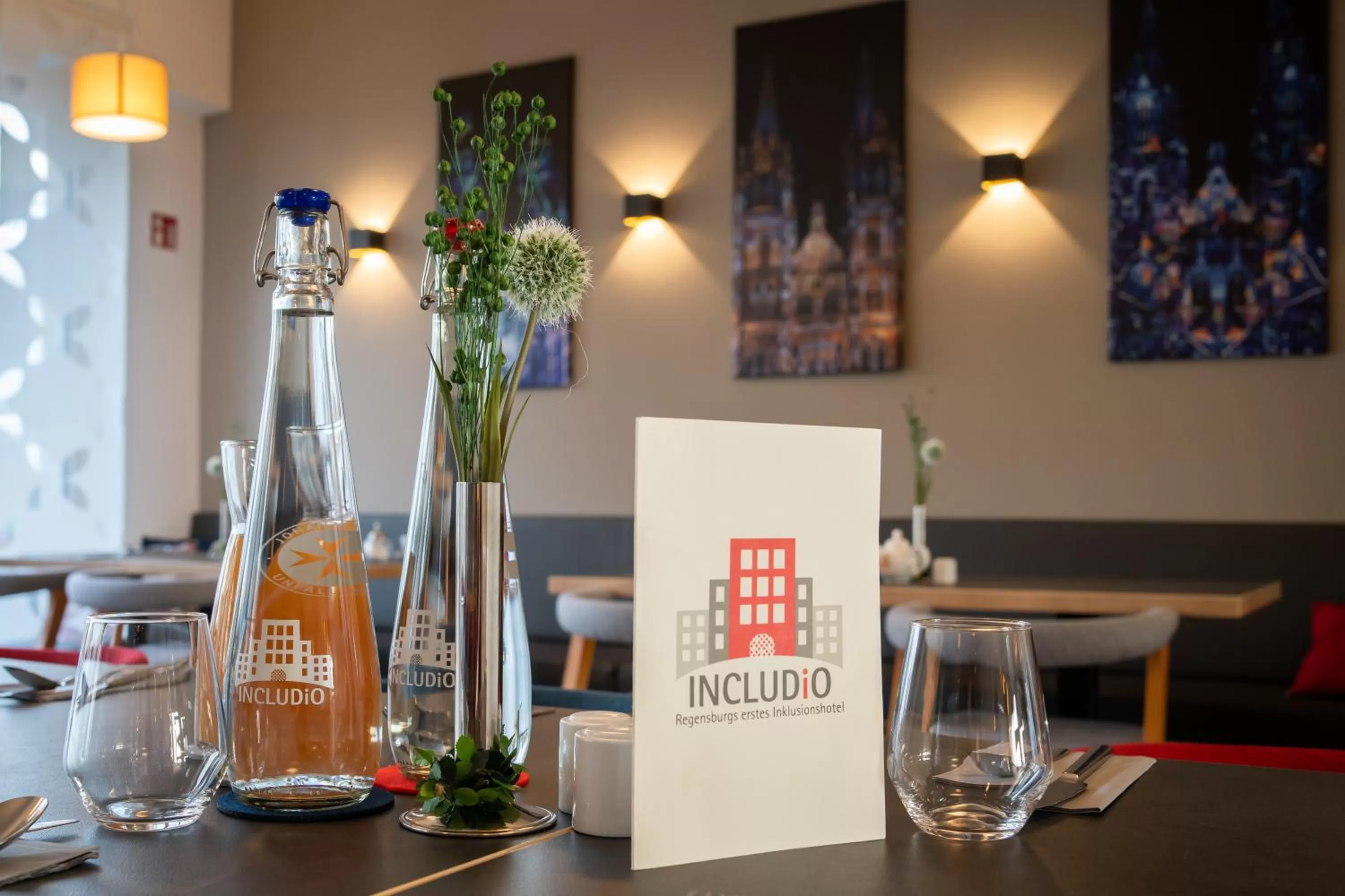 Restaurant/places to eat in Hotel INCLUDiO