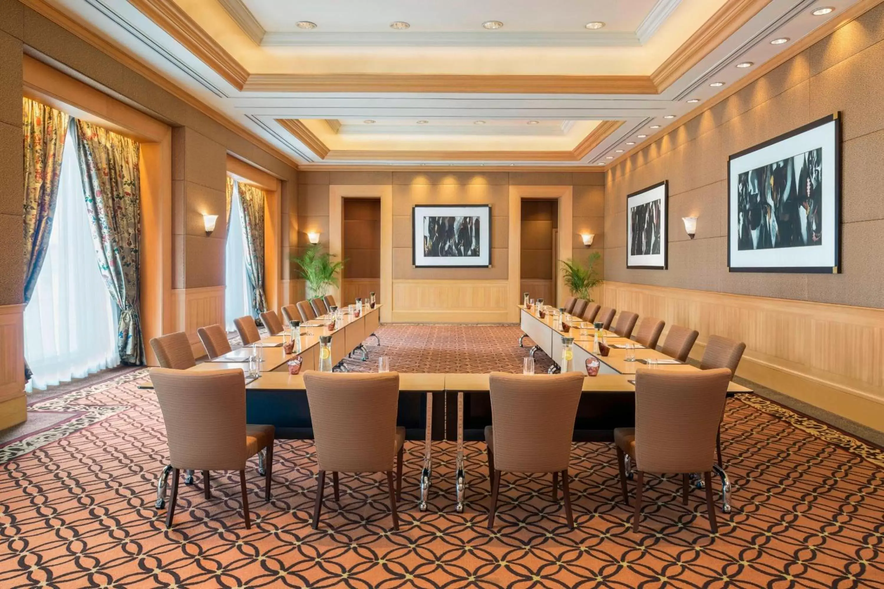 Meeting/conference room in Sheraton Grande Sukhumvit, a Luxury Collection Hotel, Bangkok