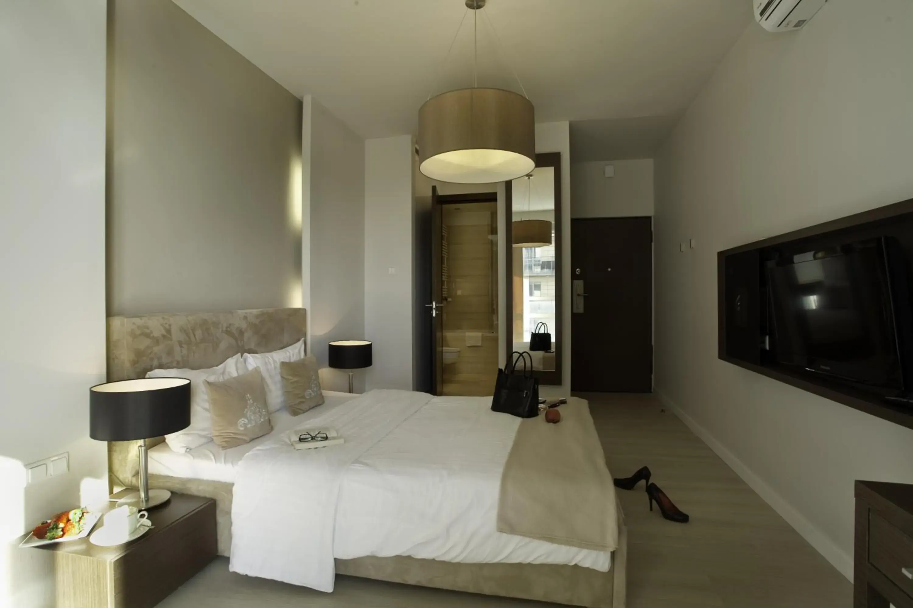 Bedroom, Bed in Platinum Residence