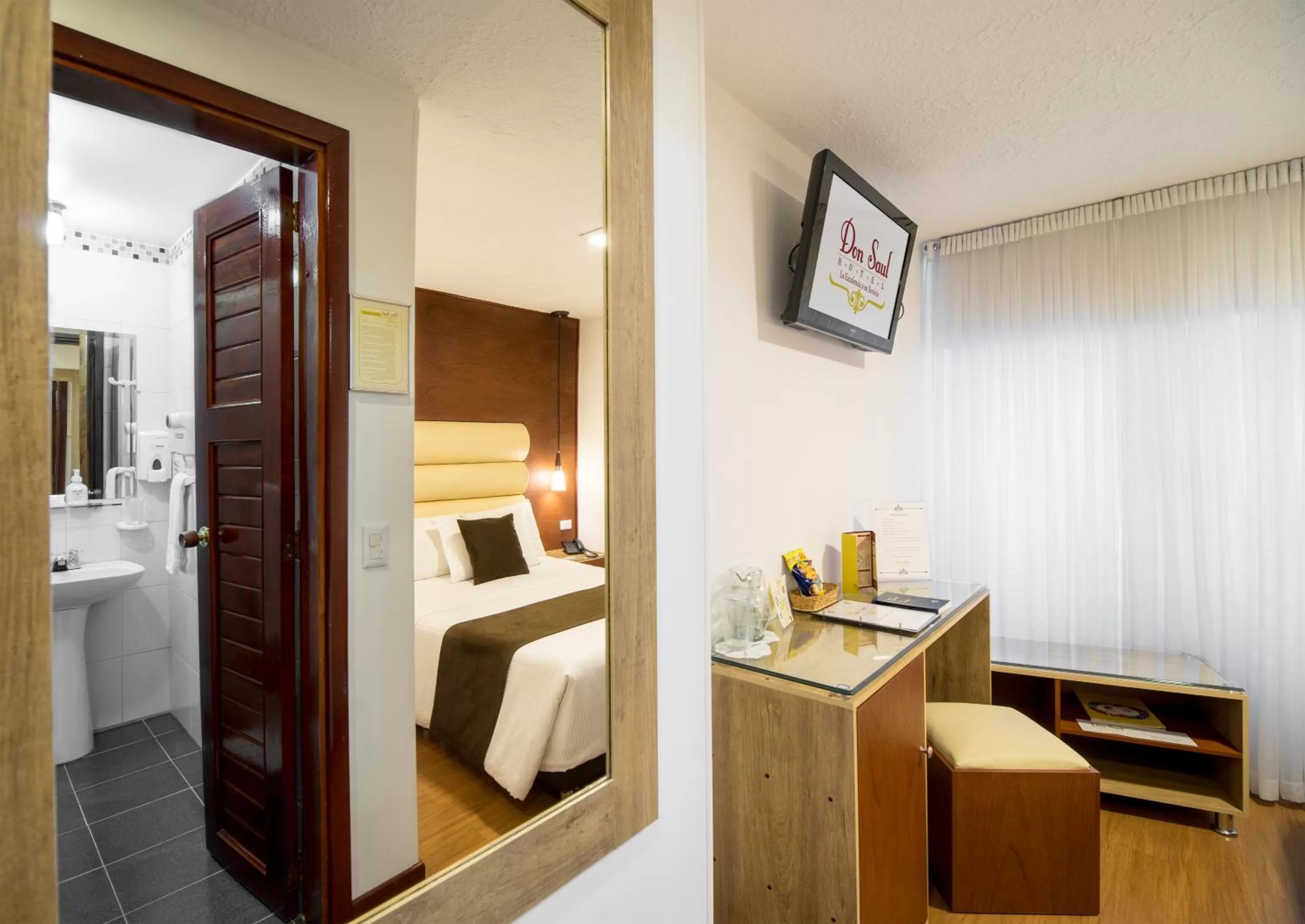 TV and multimedia, Bed in Hotel Don Saul