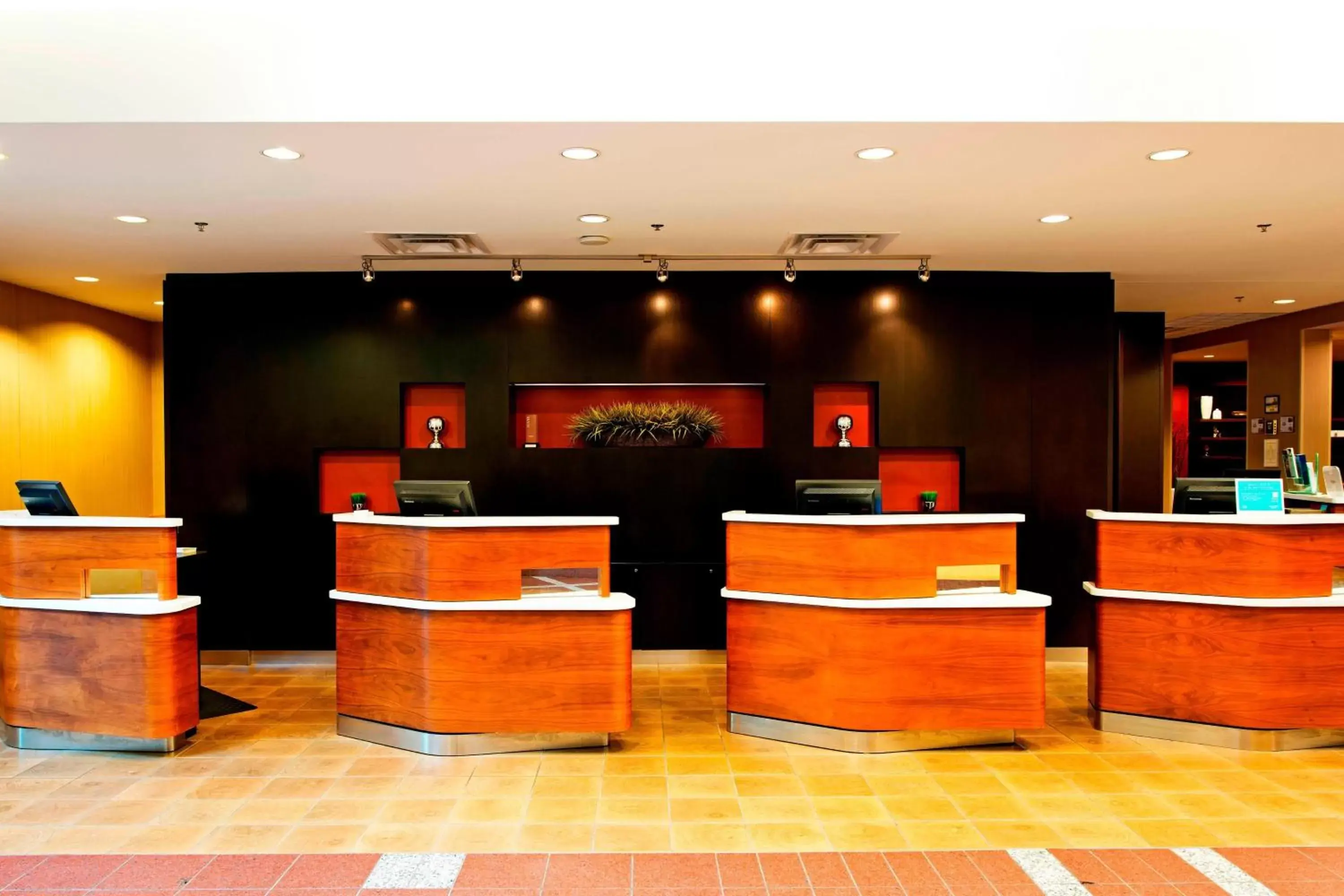 Lobby or reception, Lobby/Reception in Courtyard by Marriott Ottawa East