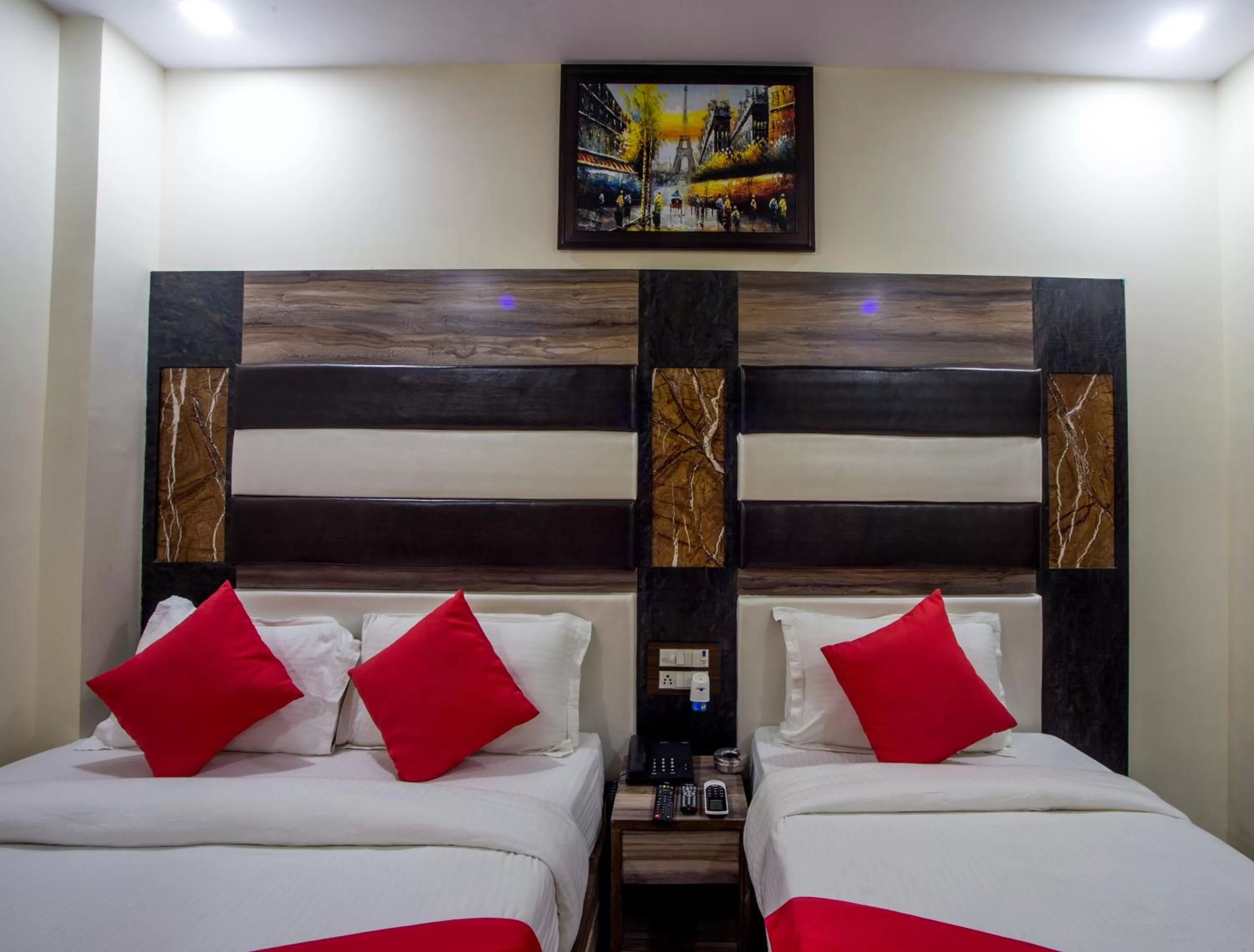 Bedroom, Bed in Hotel Dollar Inn