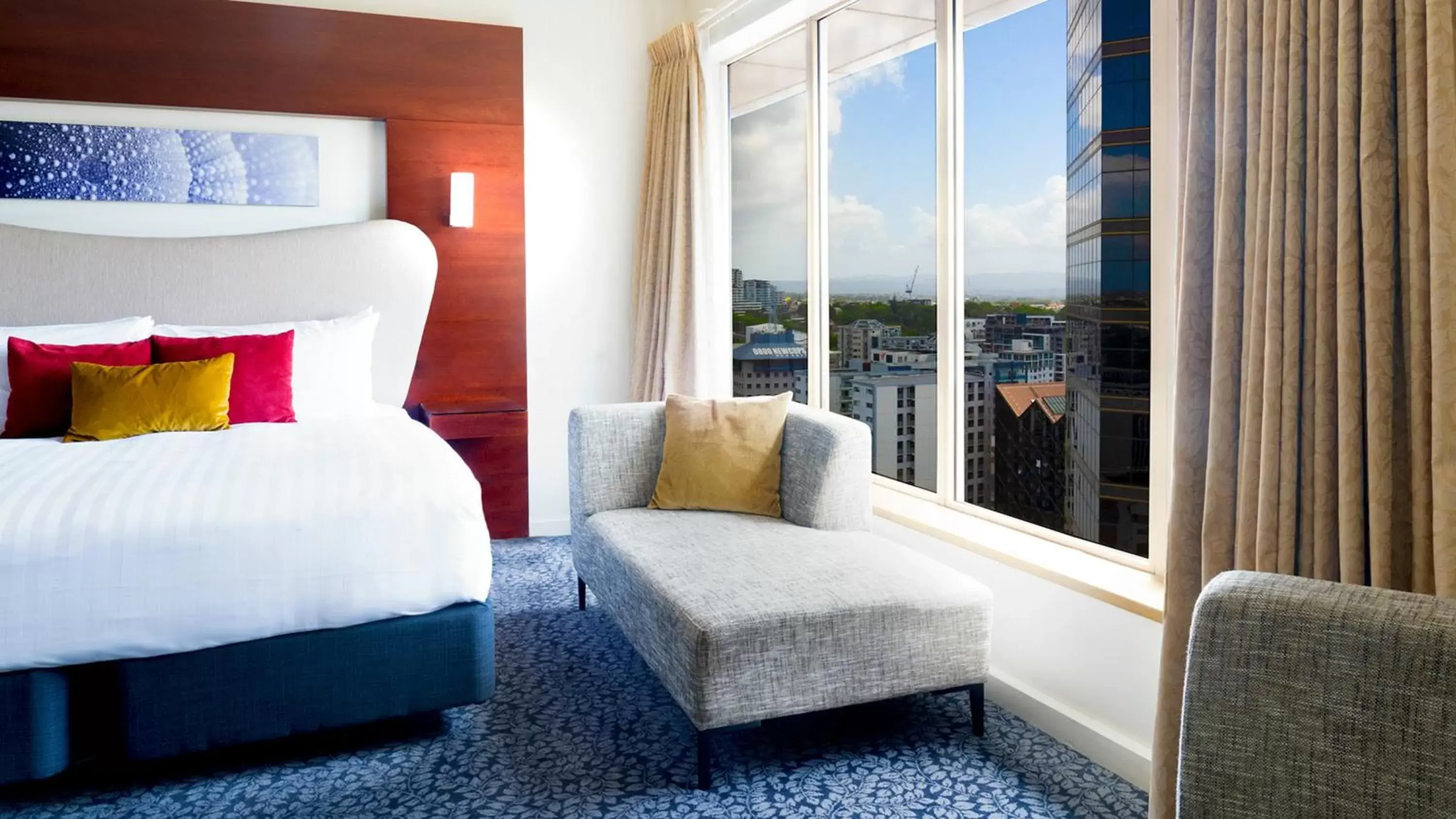 Photo of the whole room, Bed in Crowne Plaza Auckland by IHG Photo of the whole room, Bed in Crowne Plaza Auckland by IHG