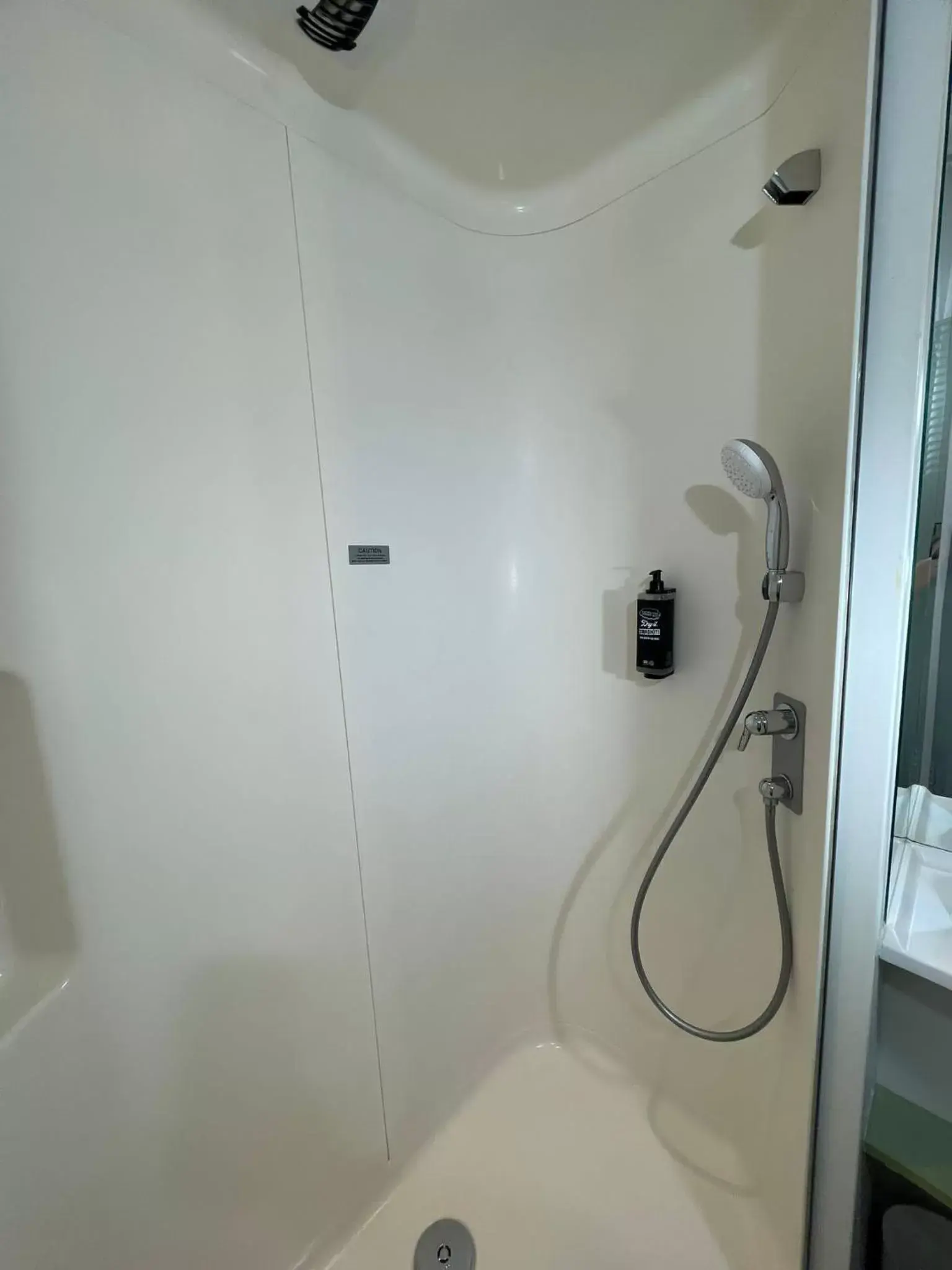 Shower, Bathroom in ETAP Hotel Belfast