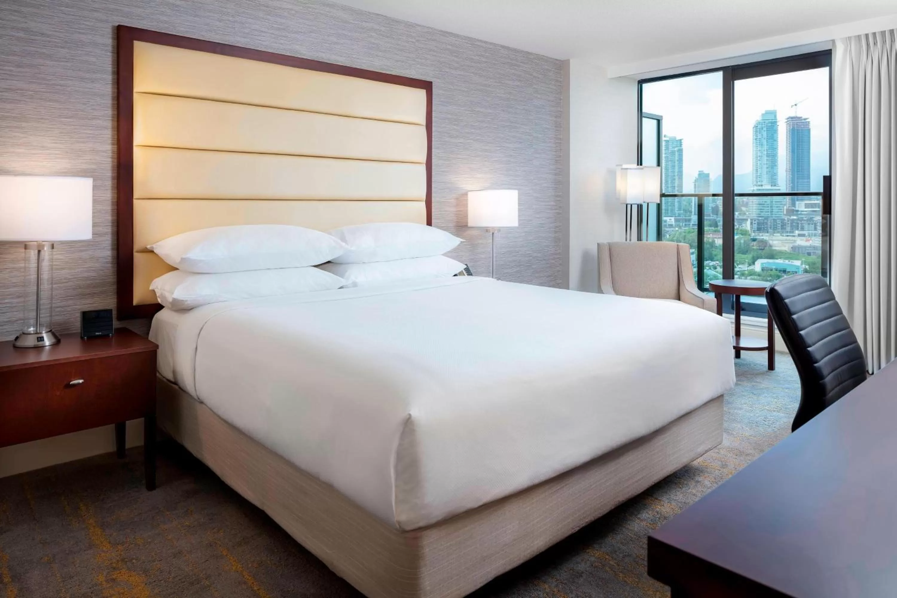 Photo of the whole room, Bed in Delta Hotels by Marriott Burnaby Conference Centre