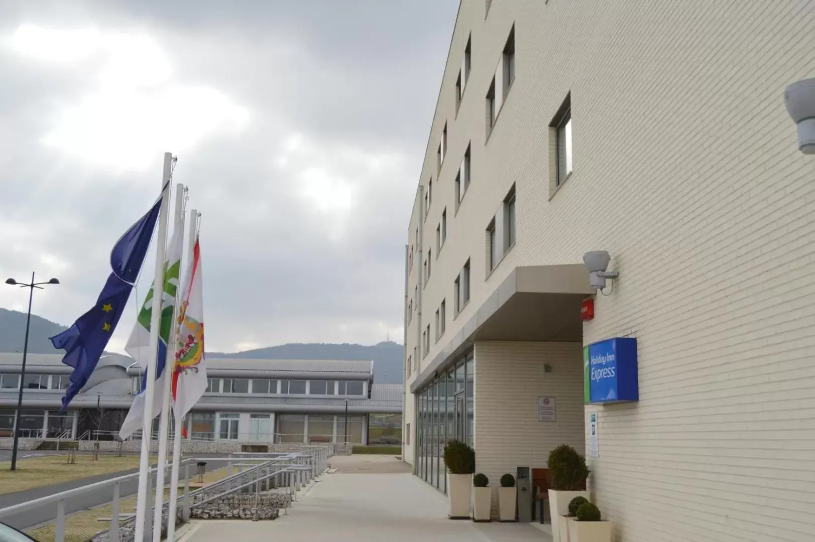 Facade/entrance in Holiday Inn Express Vitoria by IHG Facade/entrance in Holiday Inn Express Vitoria by IHG