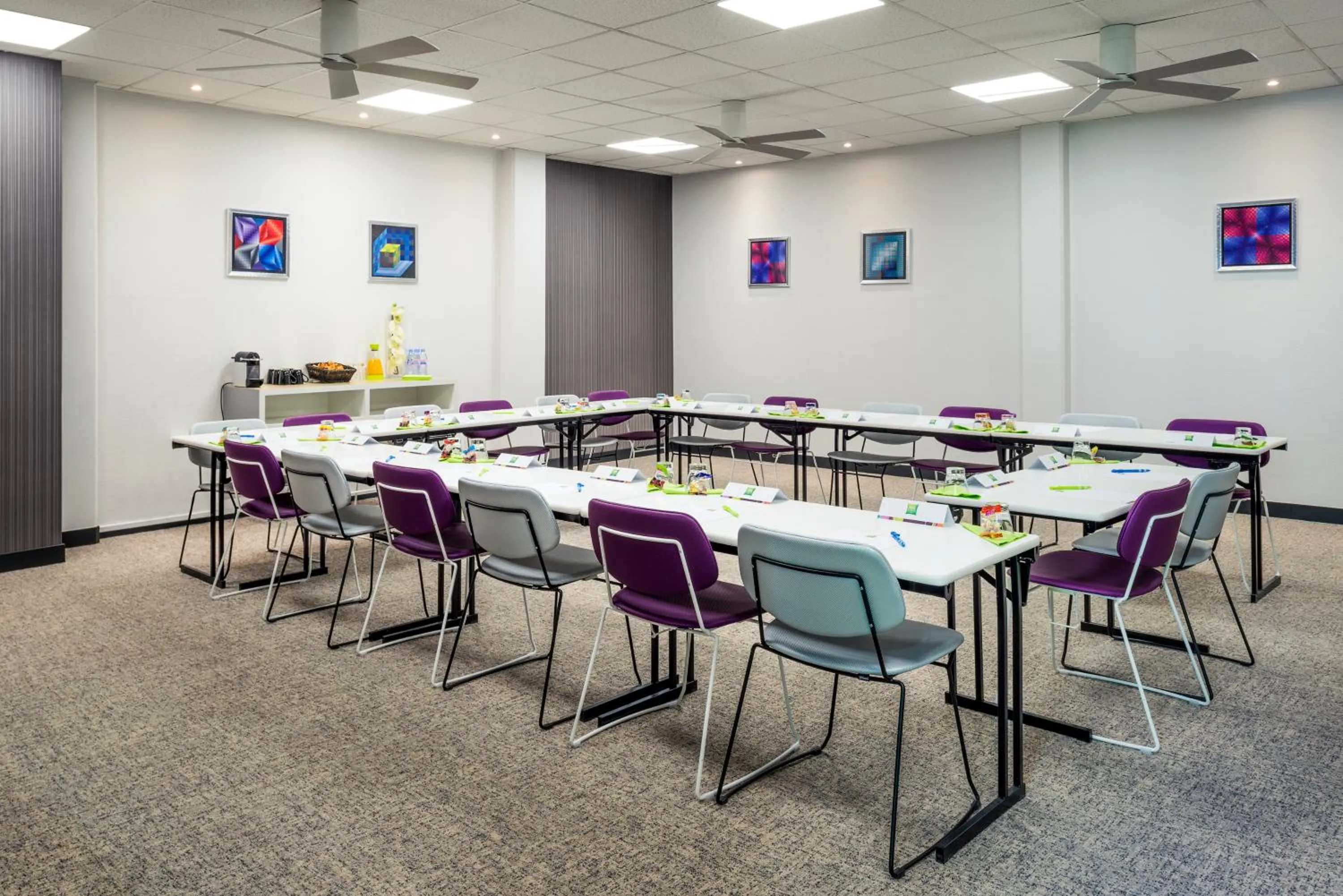 Meeting/conference room in ibis Styles Antony Paris Sud