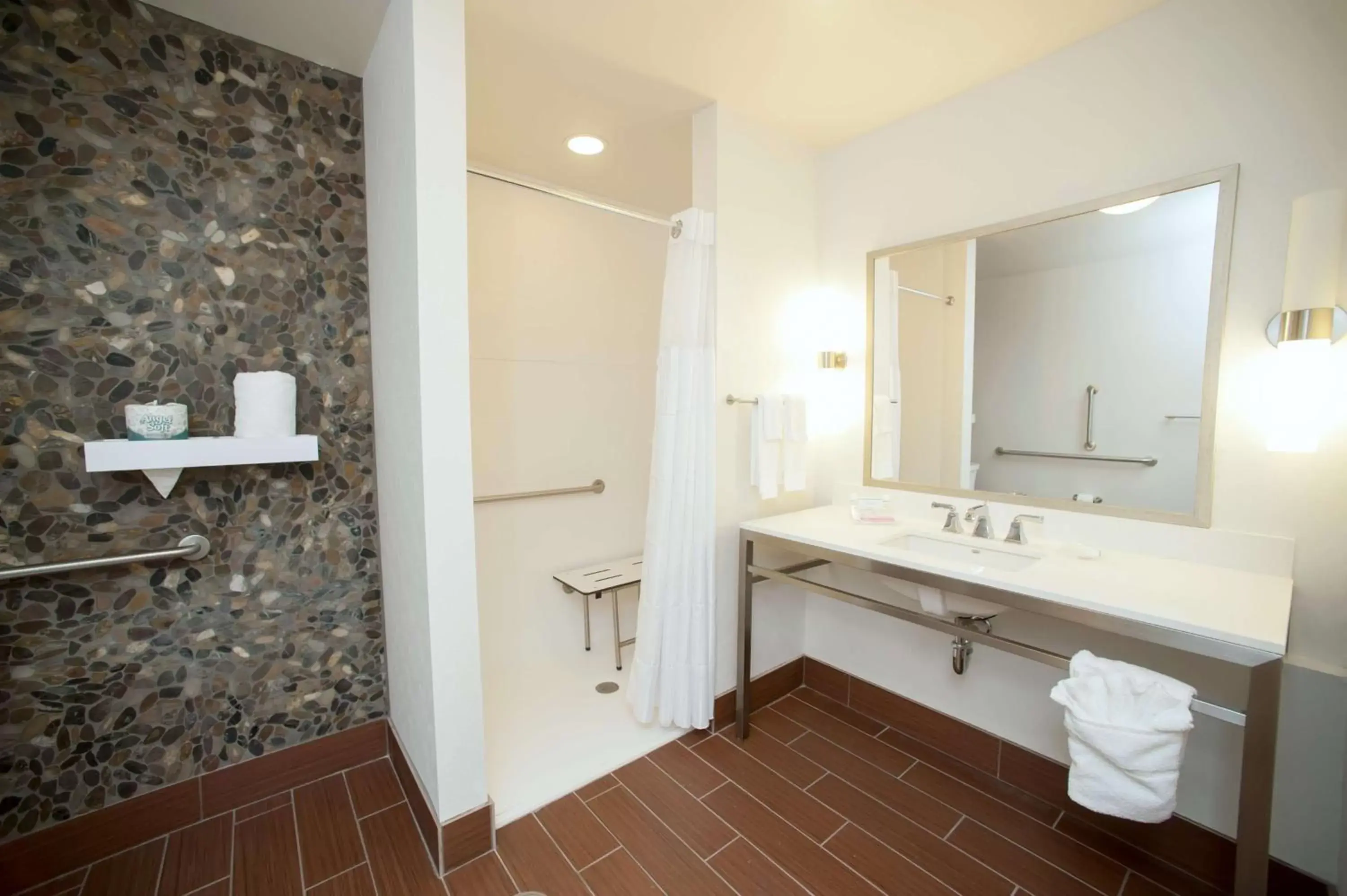 Bathroom in Hilton Garden Inn San Antonio-Live Oak Conference Center