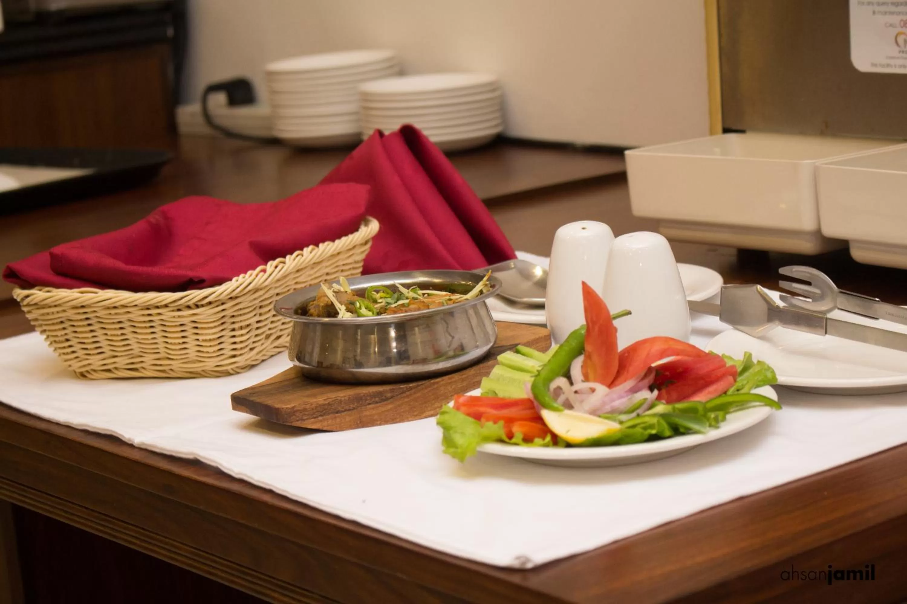 Food and drinks in S Chalet Multan