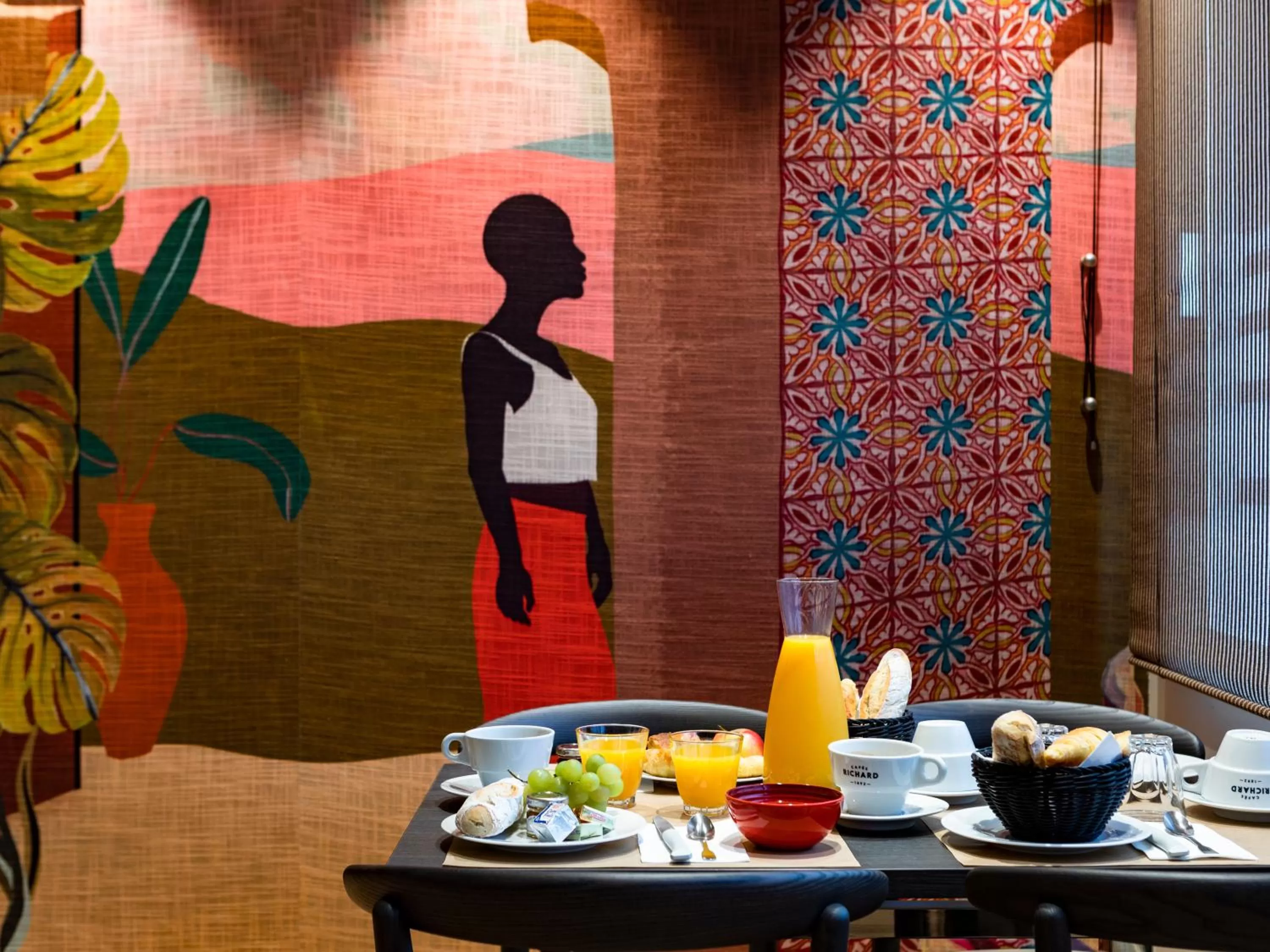 Continental breakfast in MOKA Hôtel centre-ville