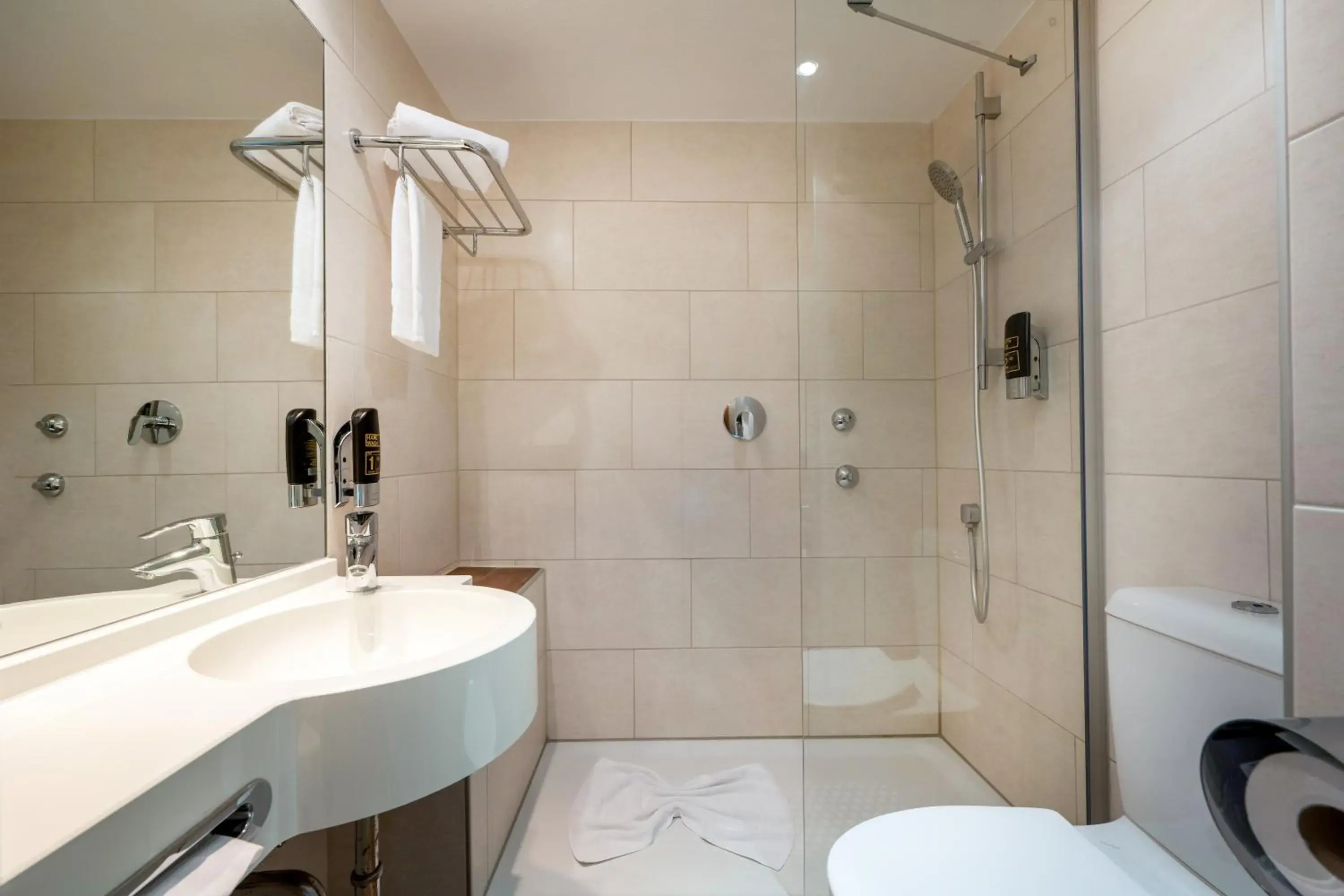 Shower, Bathroom in Hotel Arosa